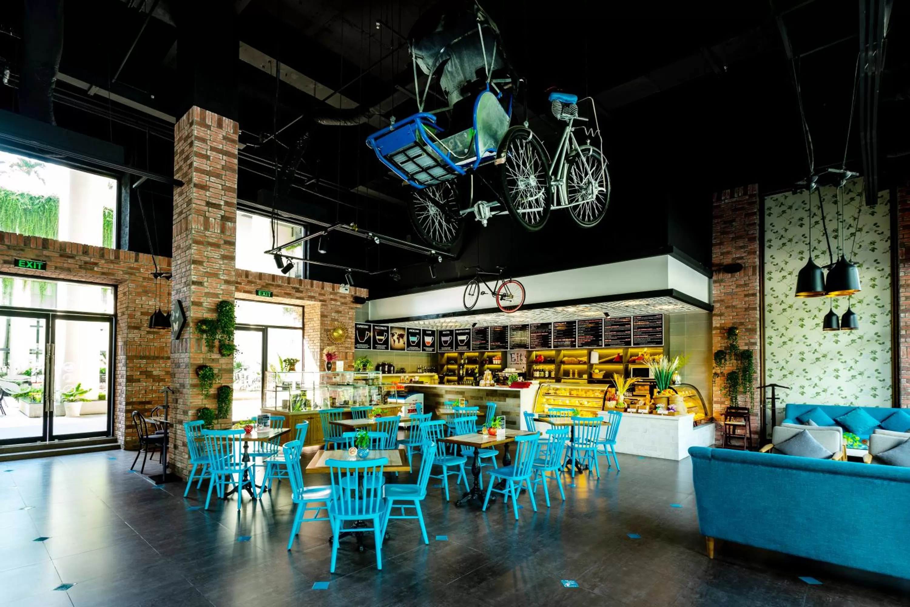 Restaurant/places to eat in Becamex Hotel New City