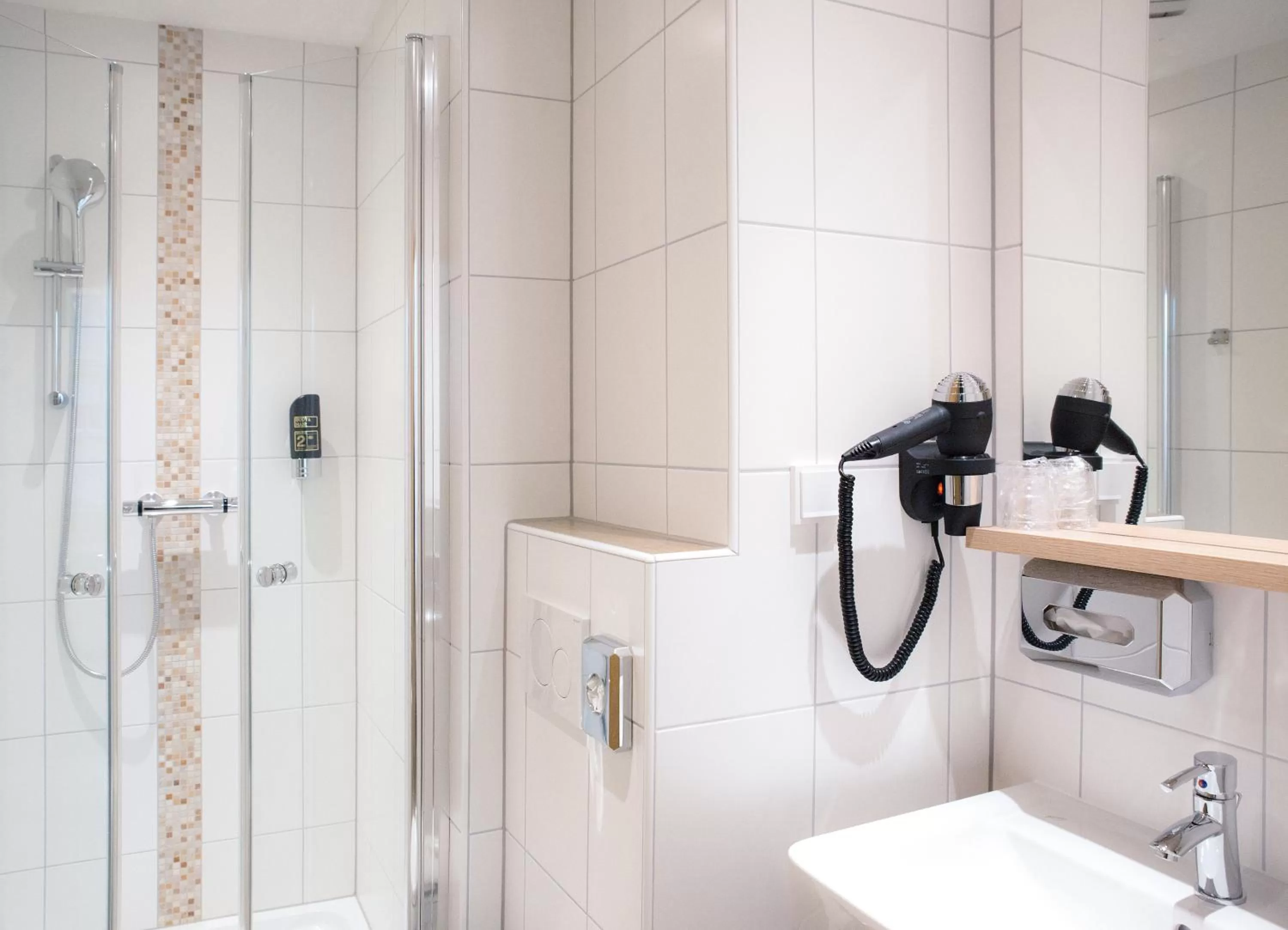 Shower in Hotel PIAZZA