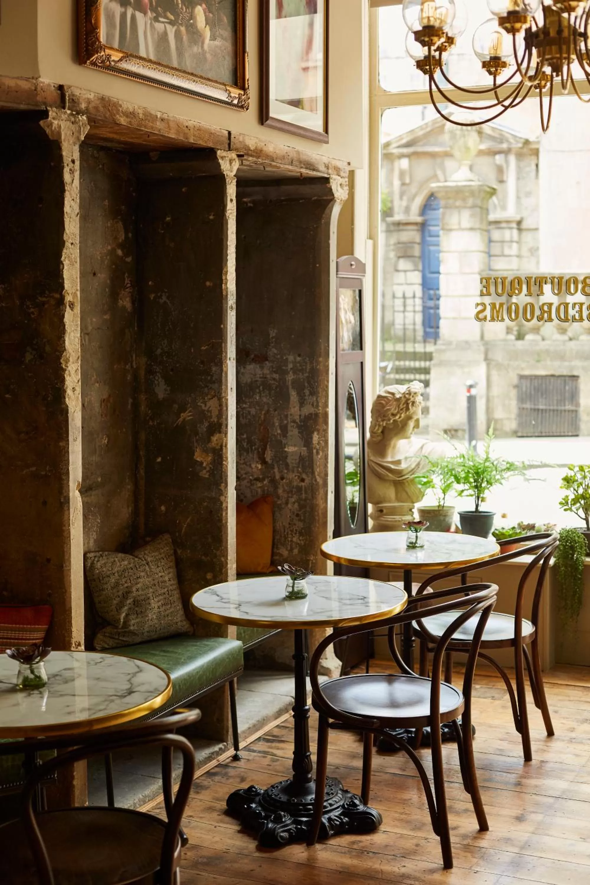 Restaurant/places to eat in Broad Street Townhouse