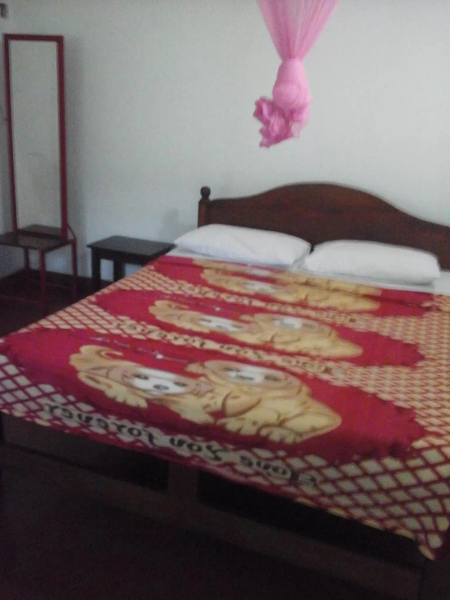 Bed in Majestic Tourist Hotel