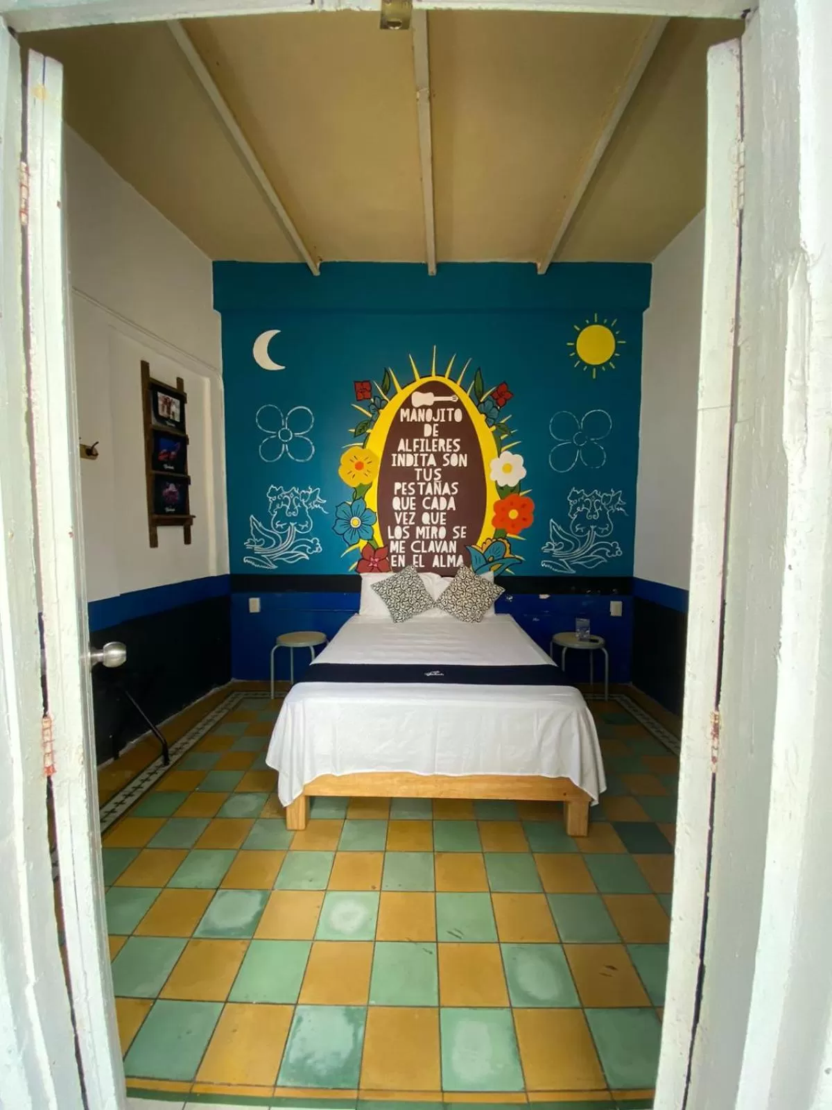 Bed in Chuchumbé Hotel Cultural, Restaurante & Café