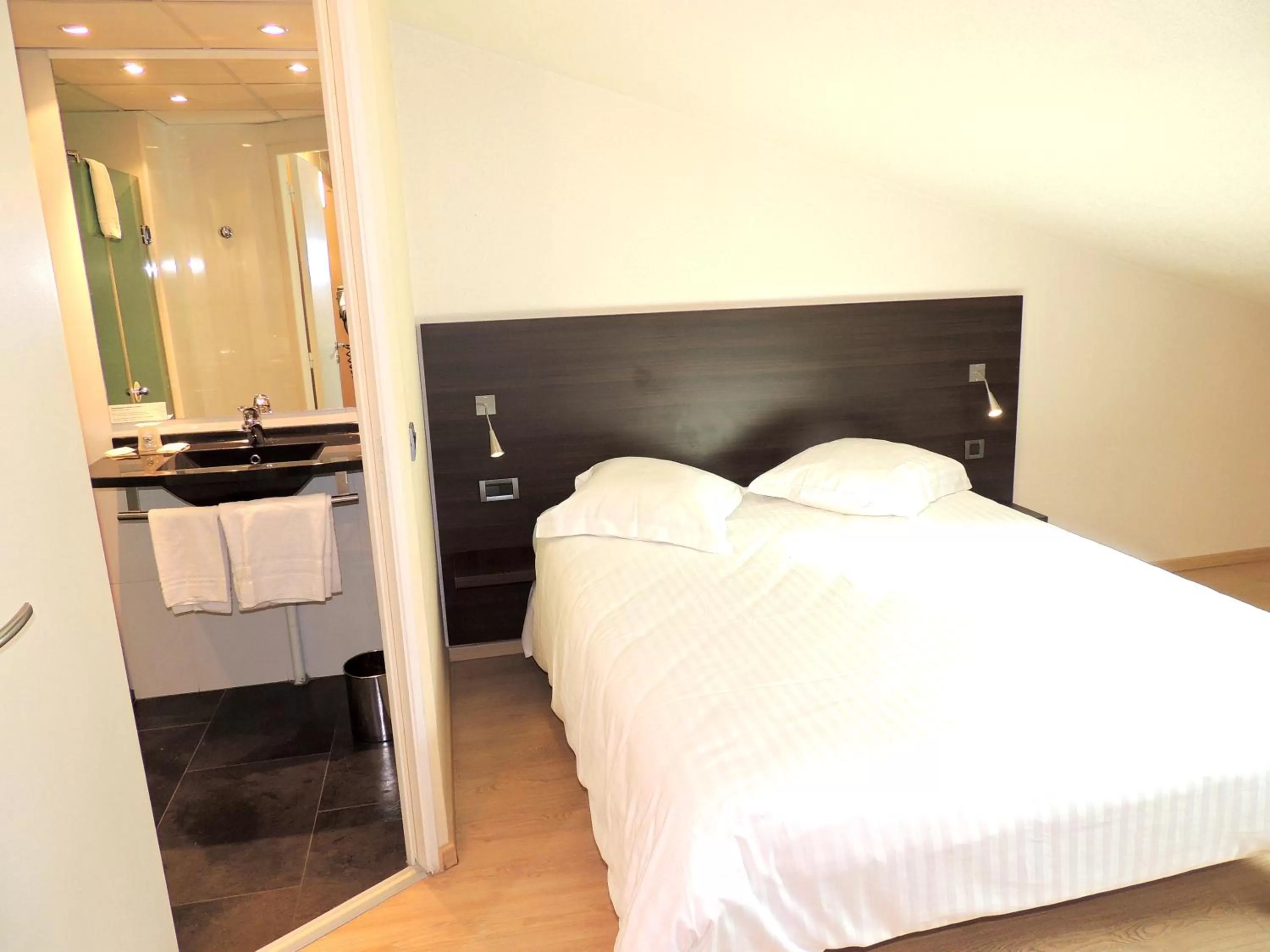 Comfort Double Room in Escale Oceania Marseille Vieux Port