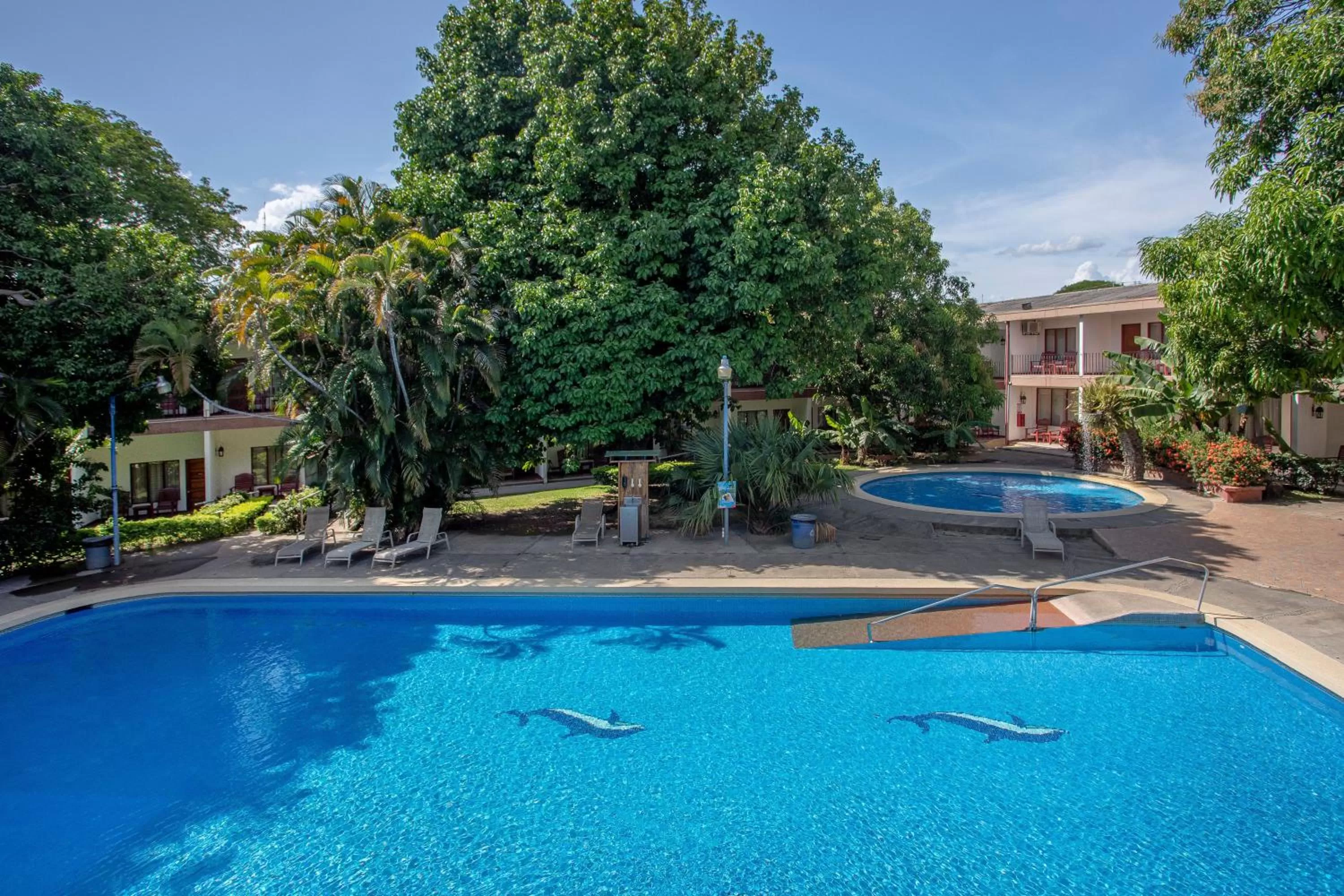 Swimming pool in Hotel Boyeros
