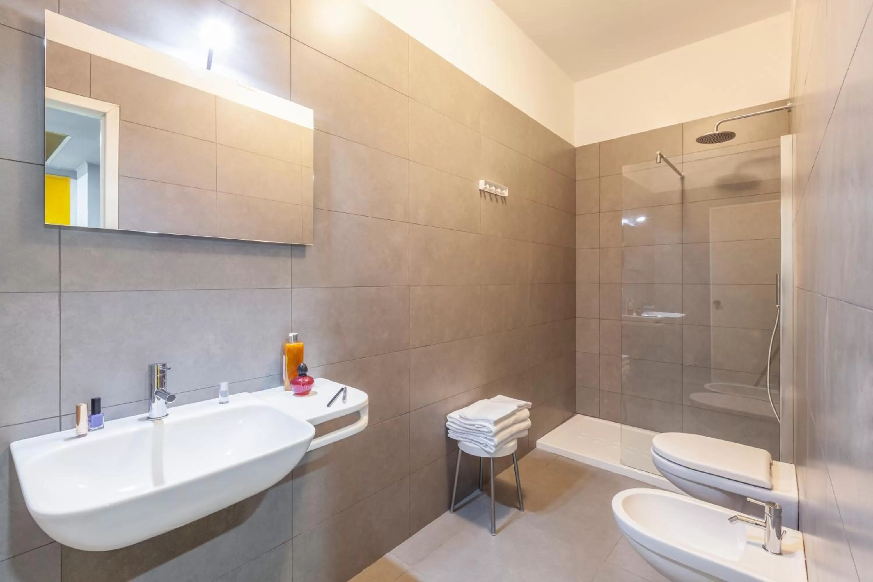 Shower in Ibis Styles Brindisi