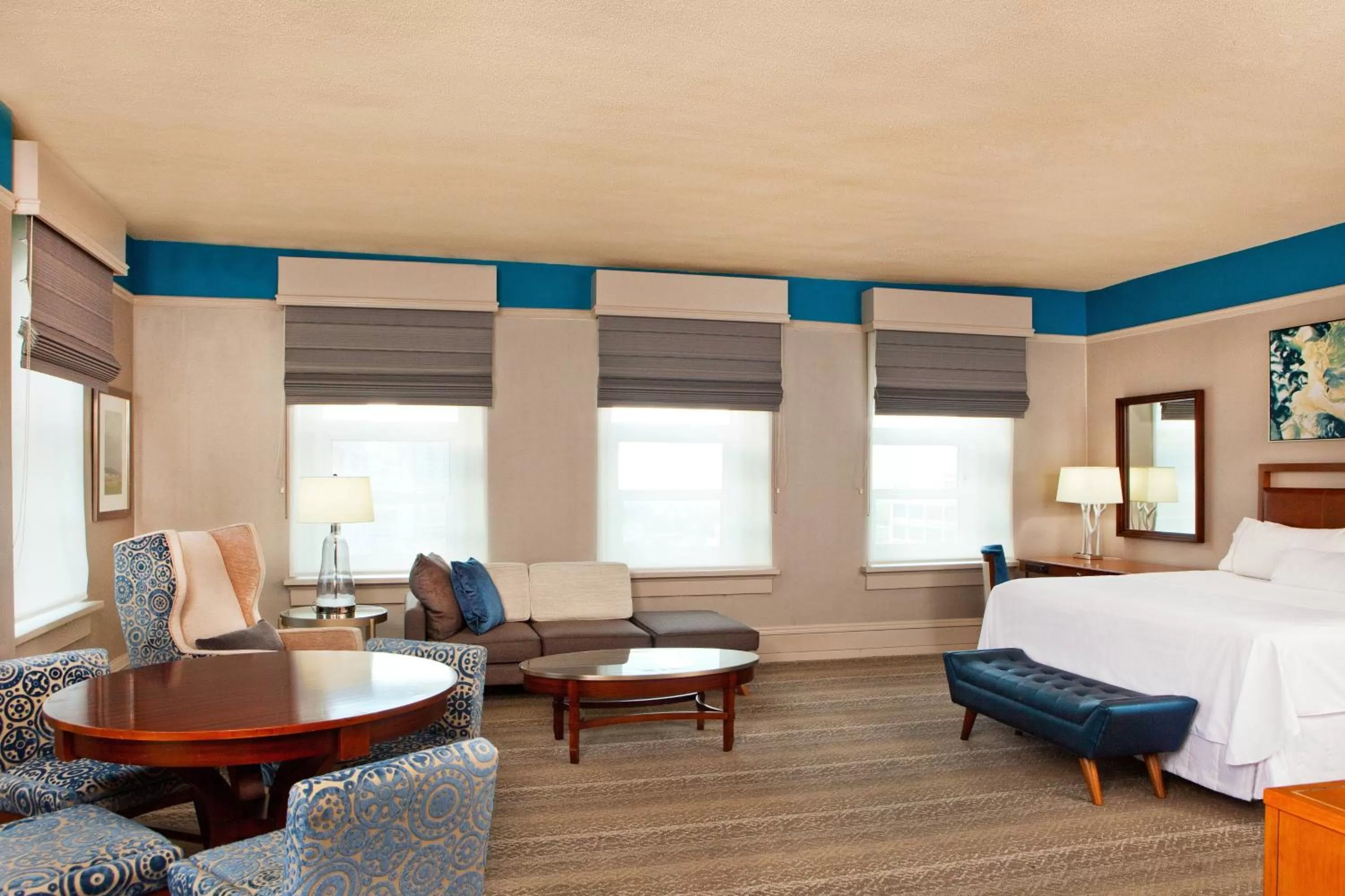 Photo of the whole room, Bed in The Westin Great Southern Columbus