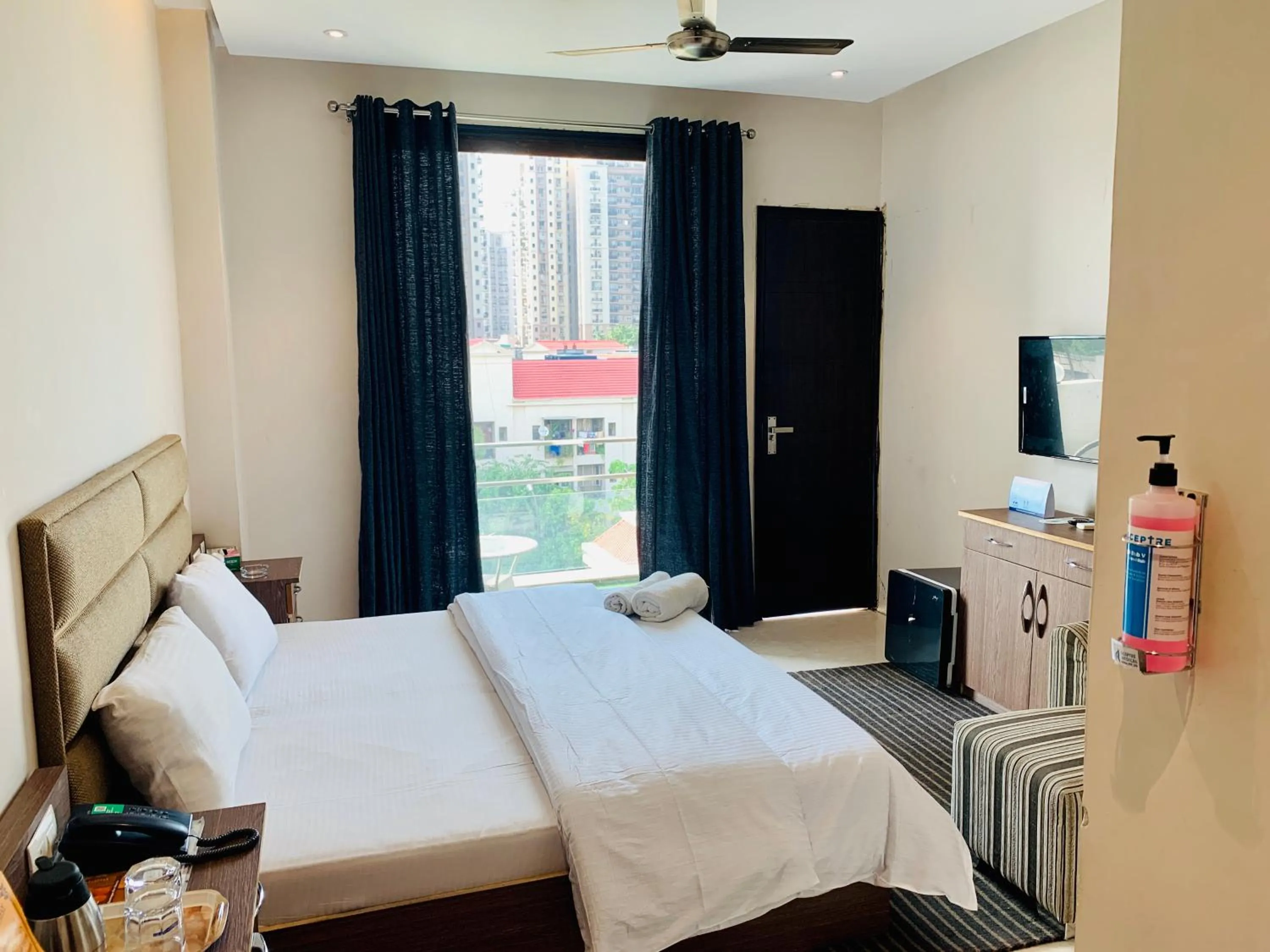 Bed in Hotel City Premier - Near Galleria Market , Super Mart-1 DLF Gurgaon
