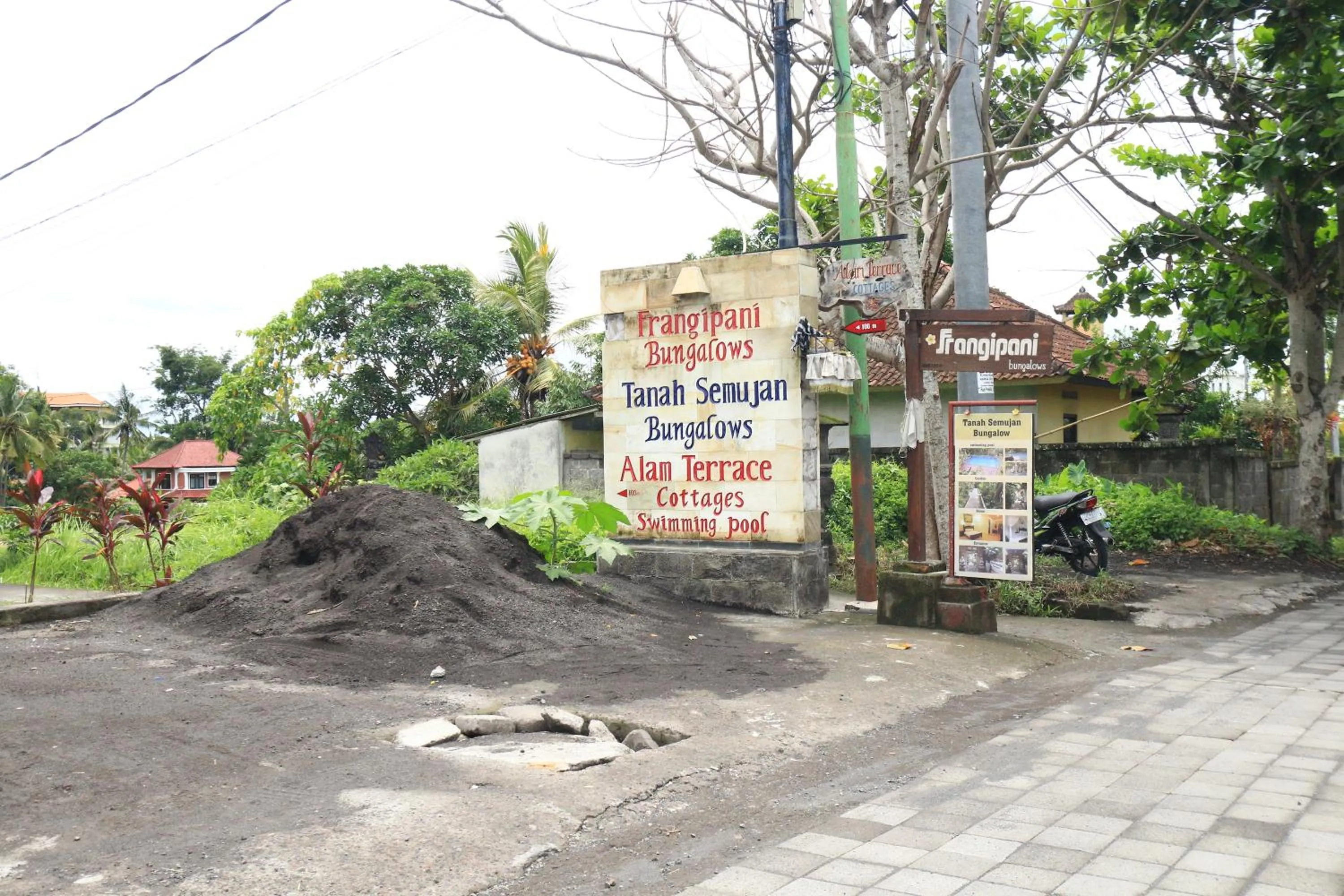 Garden in Frangipani Bungalow