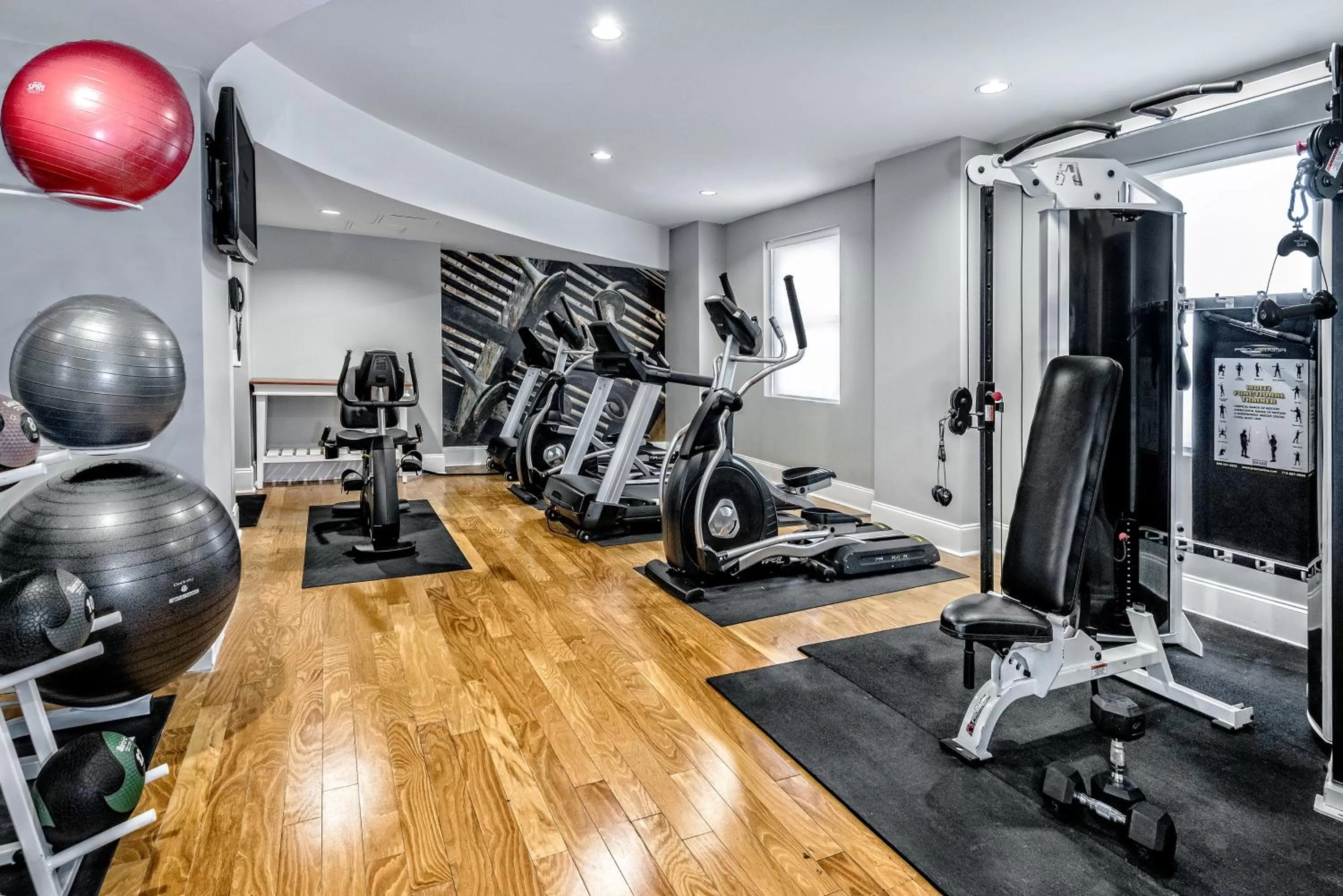 Fitness centre/facilities in Hotel Indigo Dallas Downtown by IHG