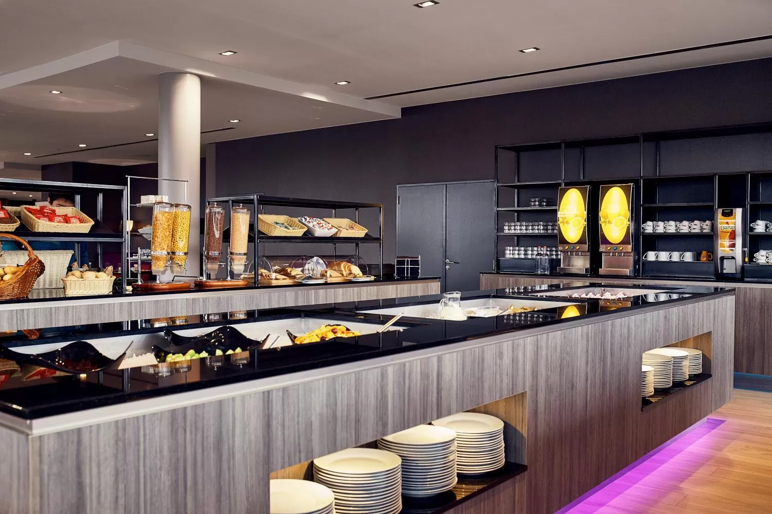 Restaurant/places to eat in Hotel Charleroi Airport - Van Der Valk