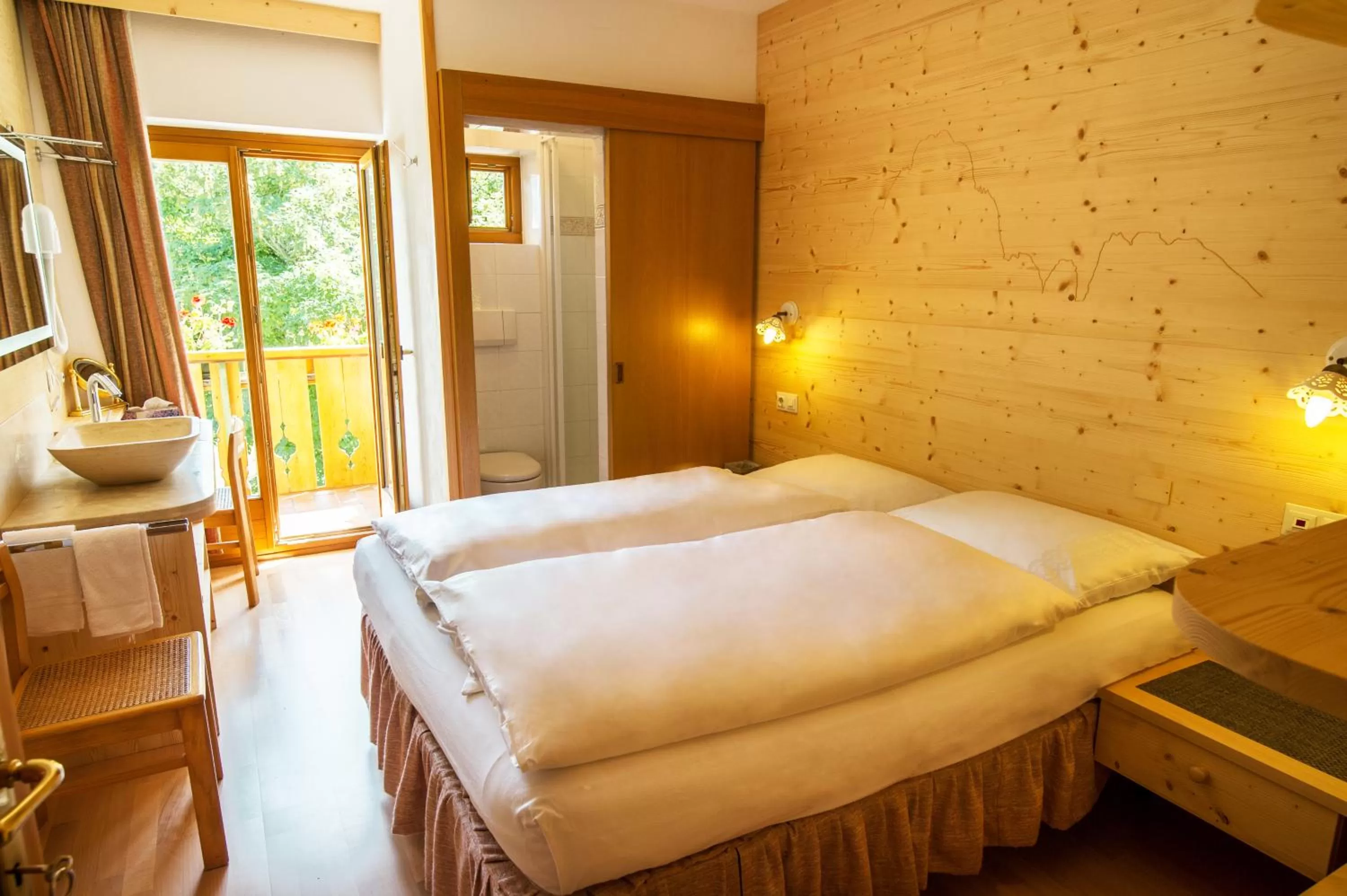 Photo of the whole room, Bed in Villa Insam