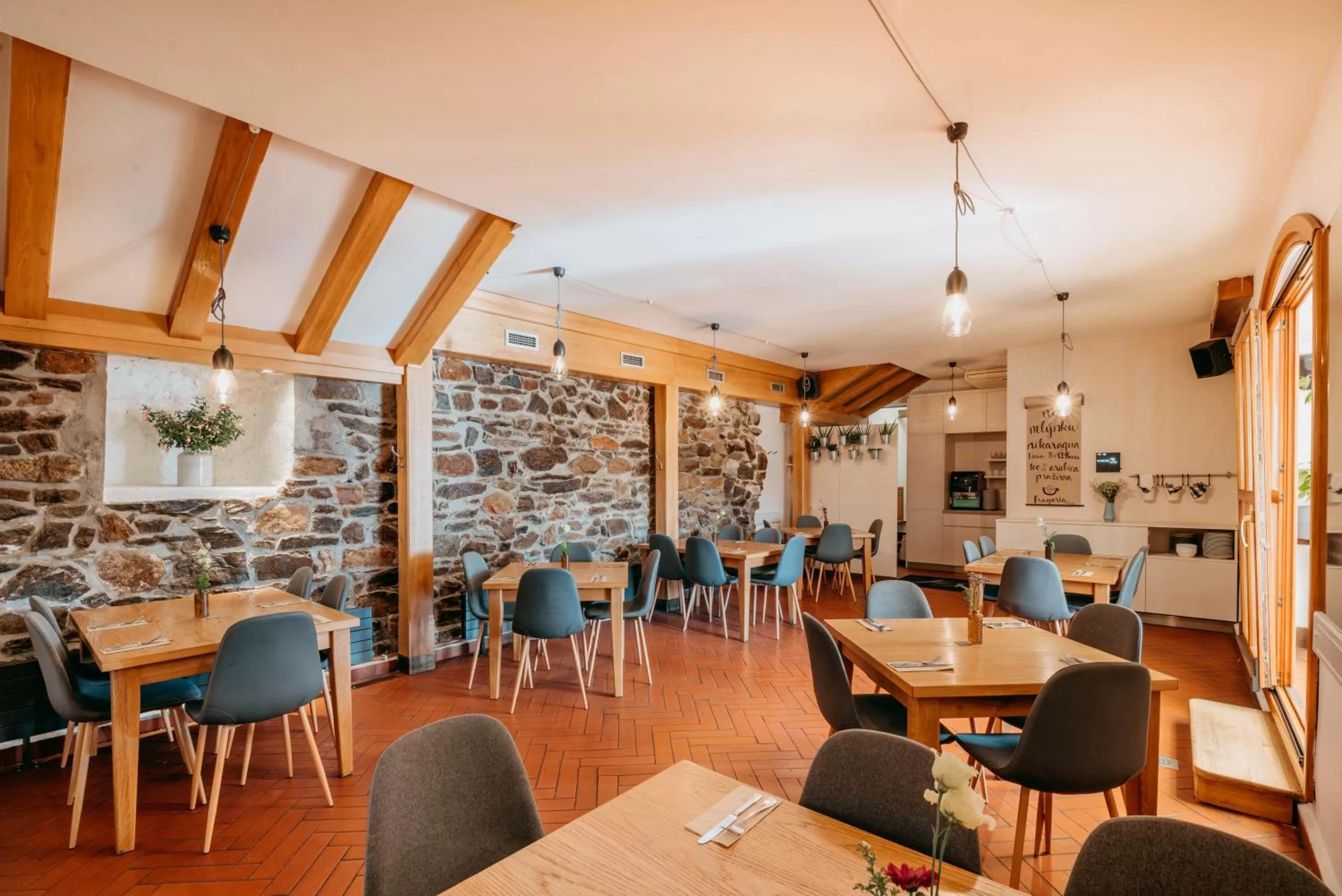 Restaurant/places to eat in Hotel Klika