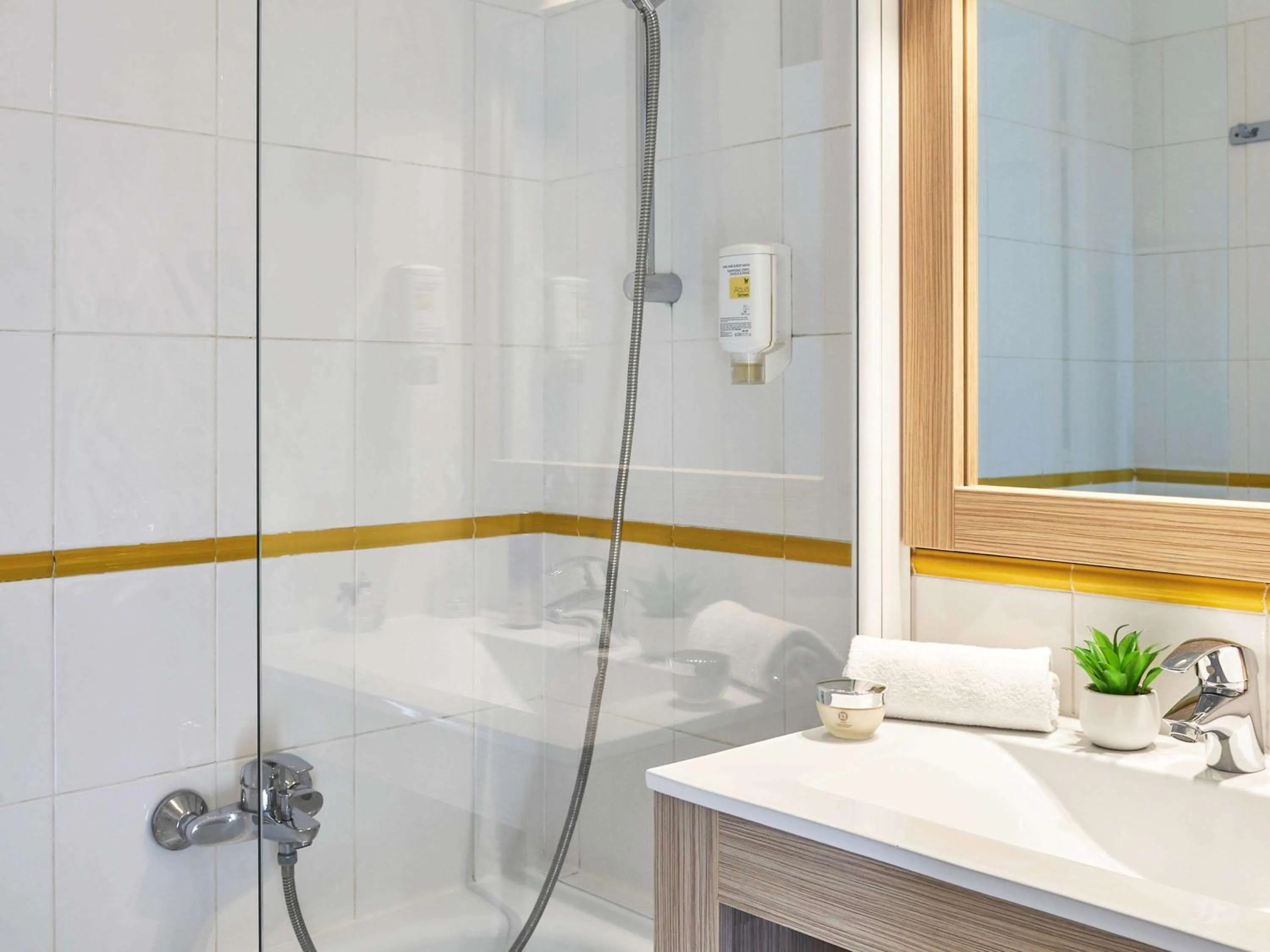 Photo of the whole room in Aparthotel Adagio Access Nice Magnan