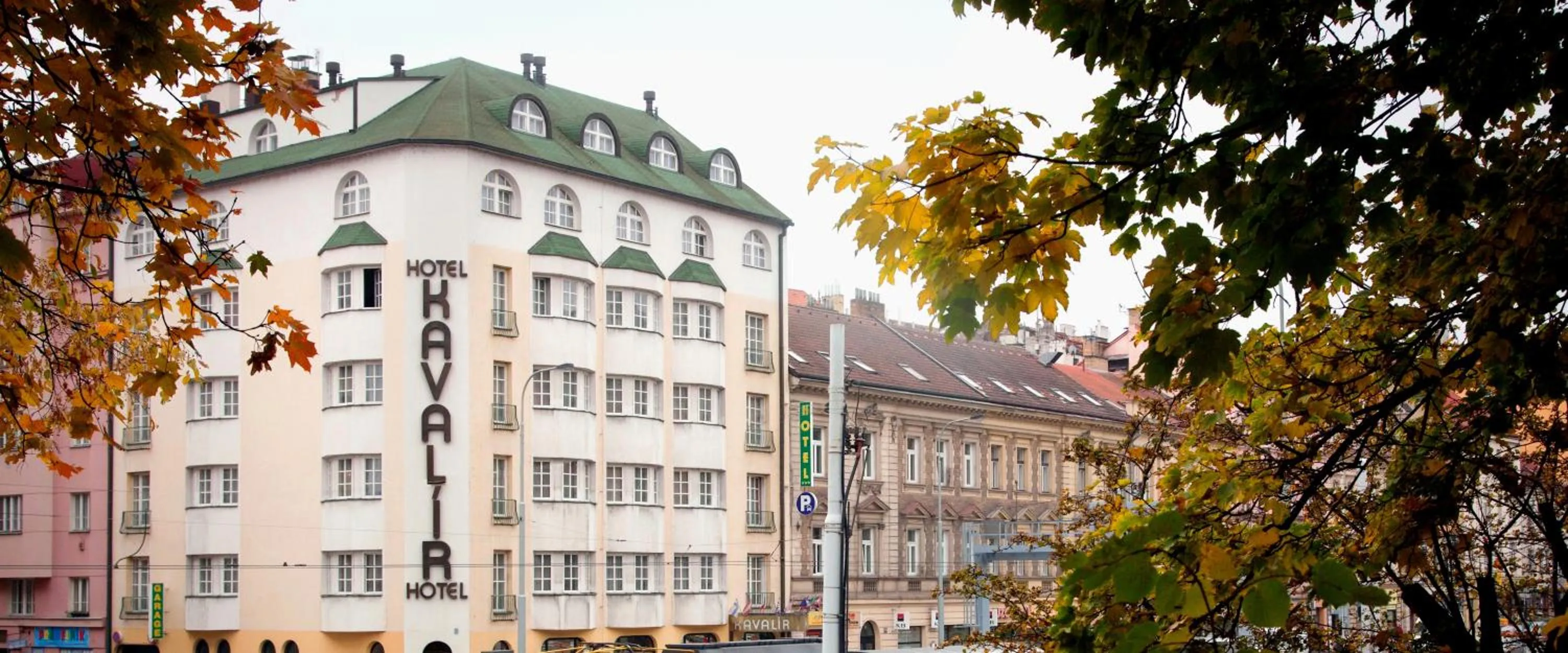 Facade/entrance in Kavalir