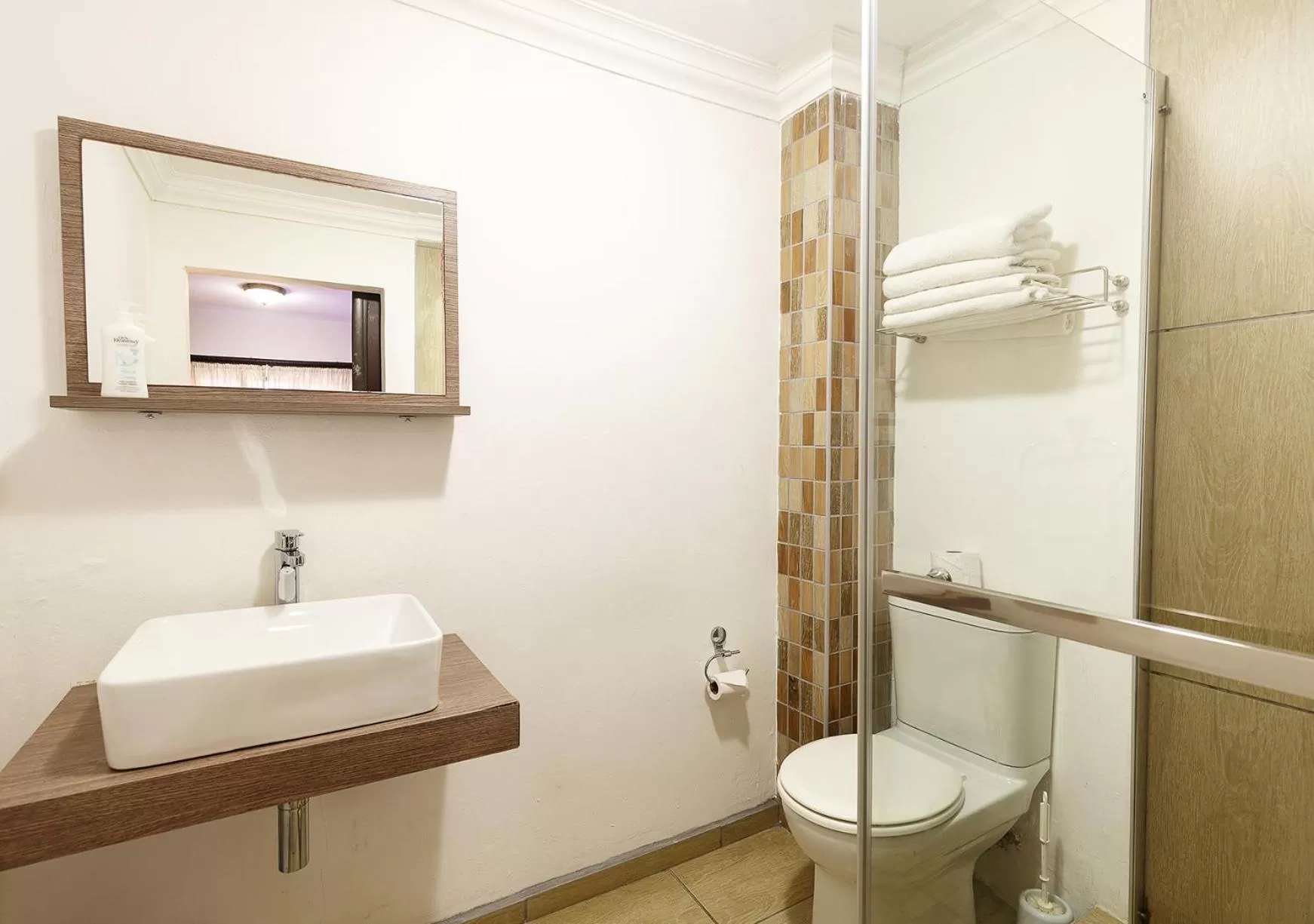 Bathroom in My Den Beachfront B&B and Self-Catering