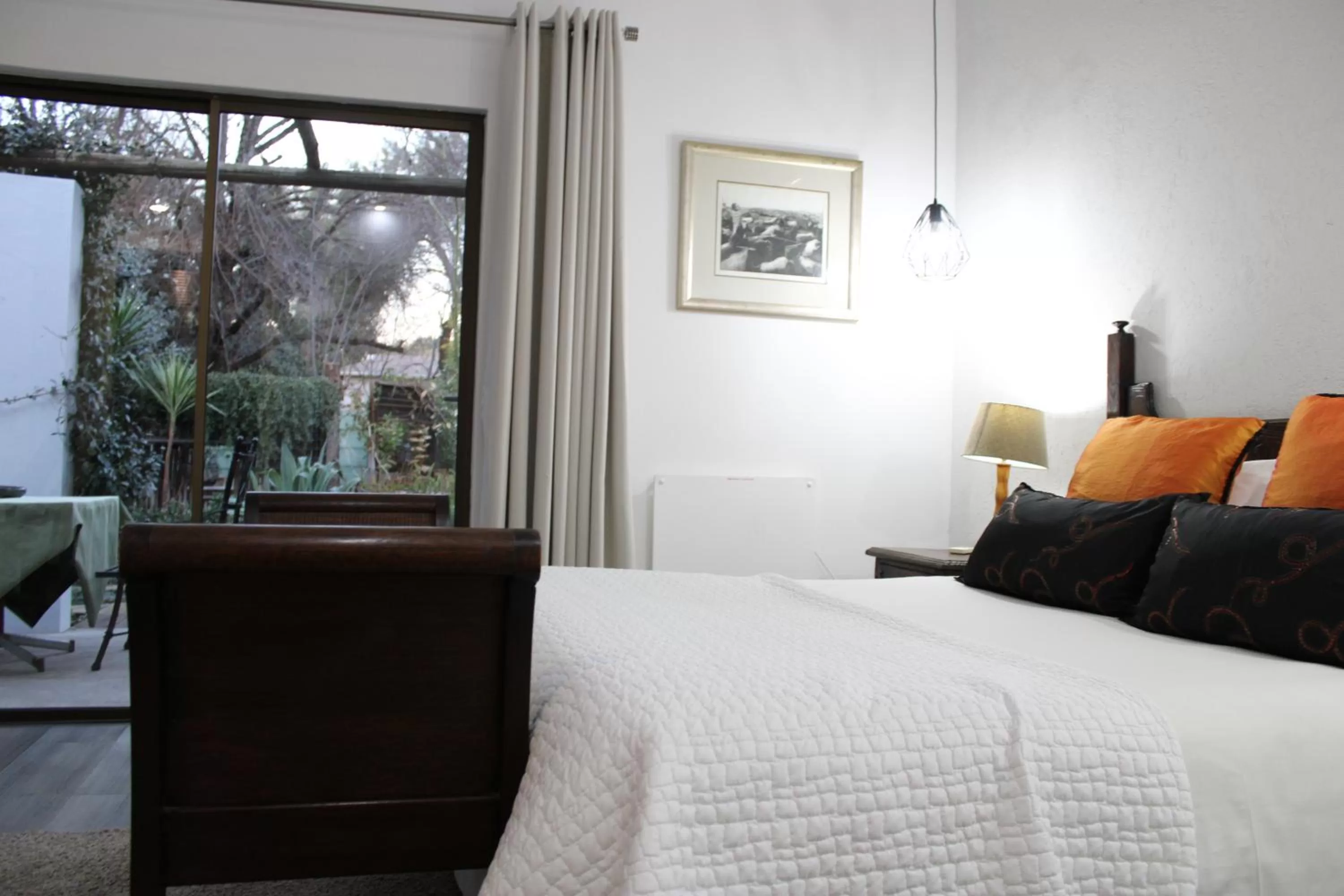 Garden view, Bed in Jedidja Bed and Breakfast