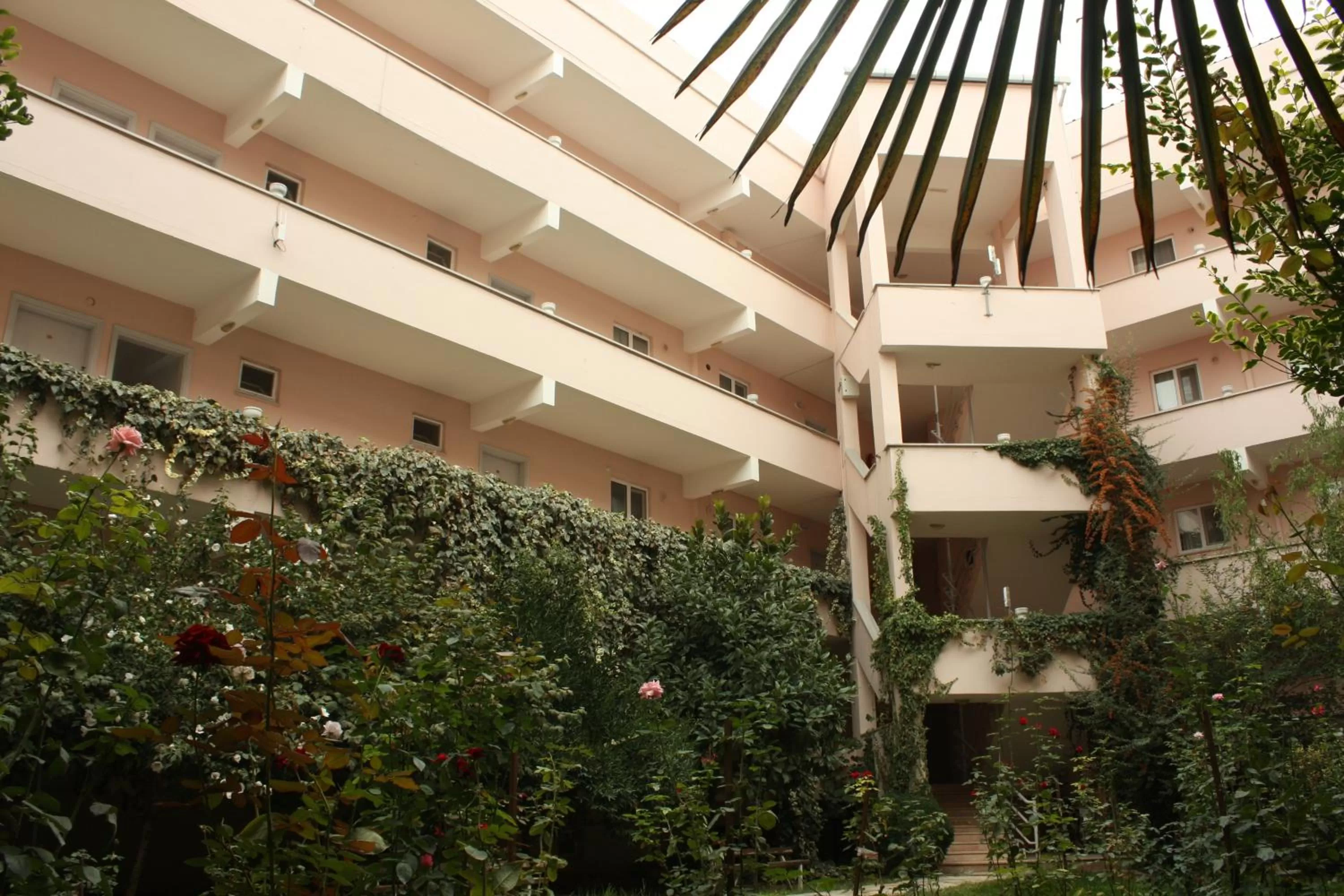 Property Building in Orçin Apart Hotel