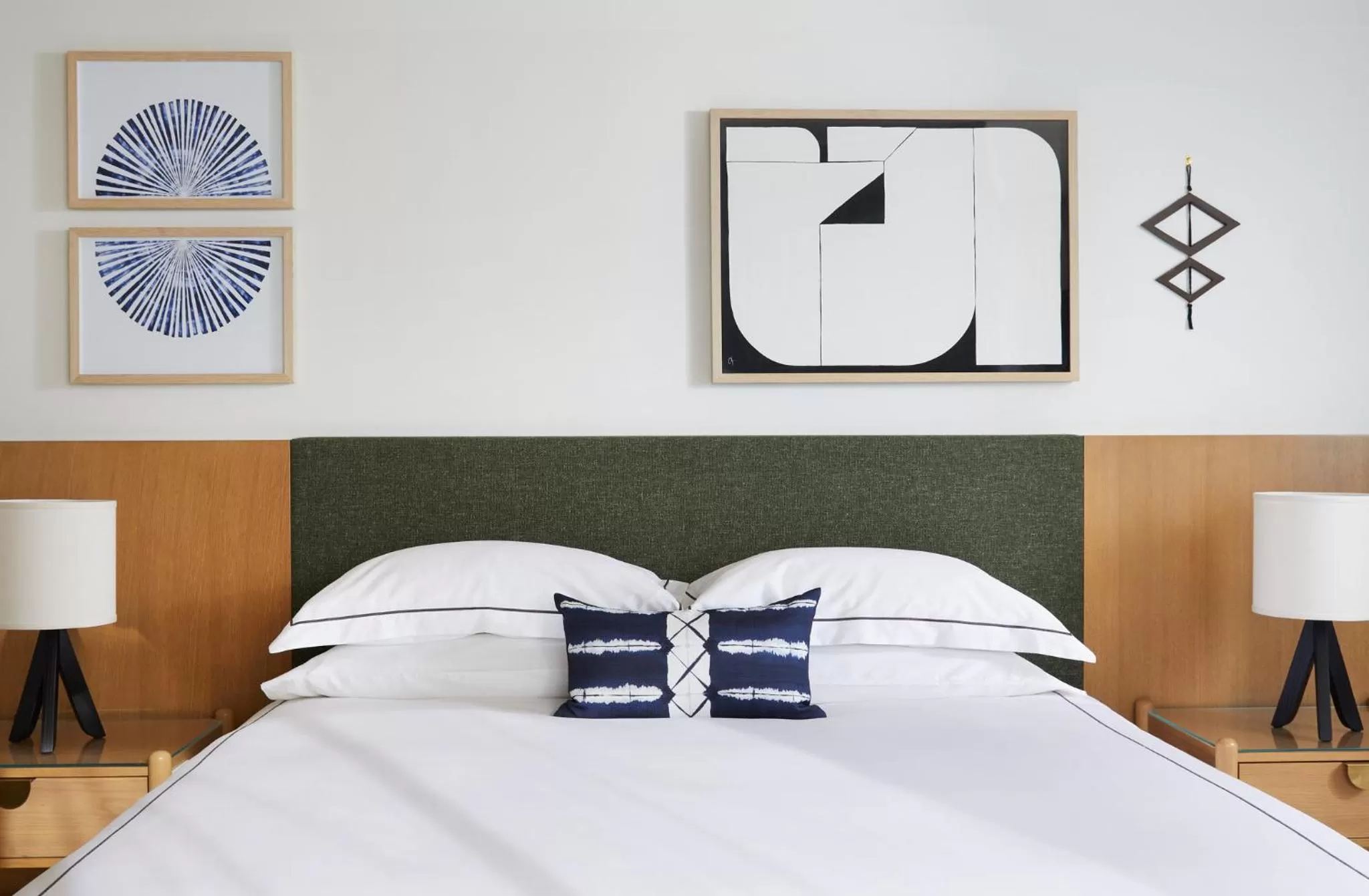 Photo of the whole room, Bed in Kimpton Hotel Enso by IHG