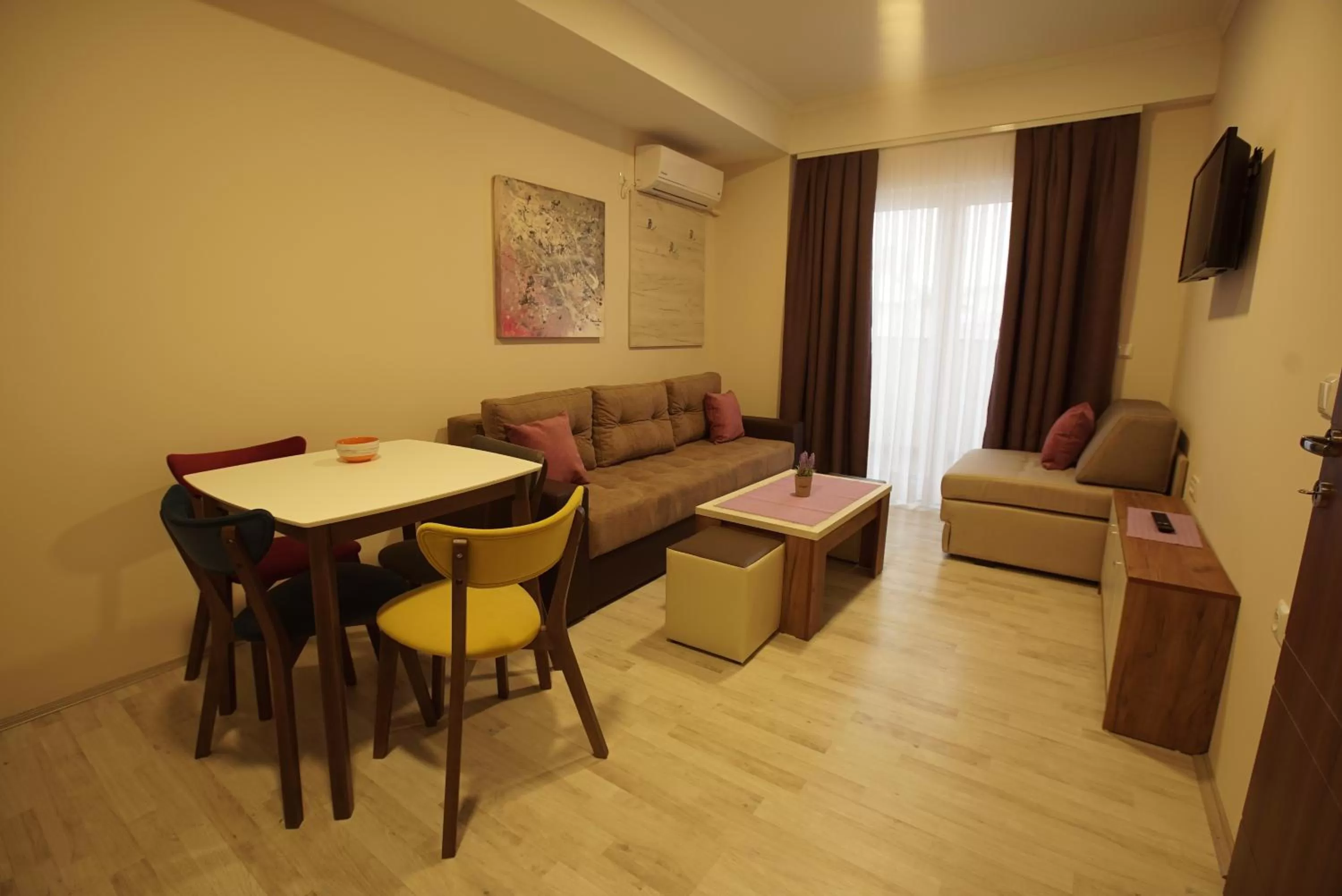 Seating Area in Boulevard Apartments