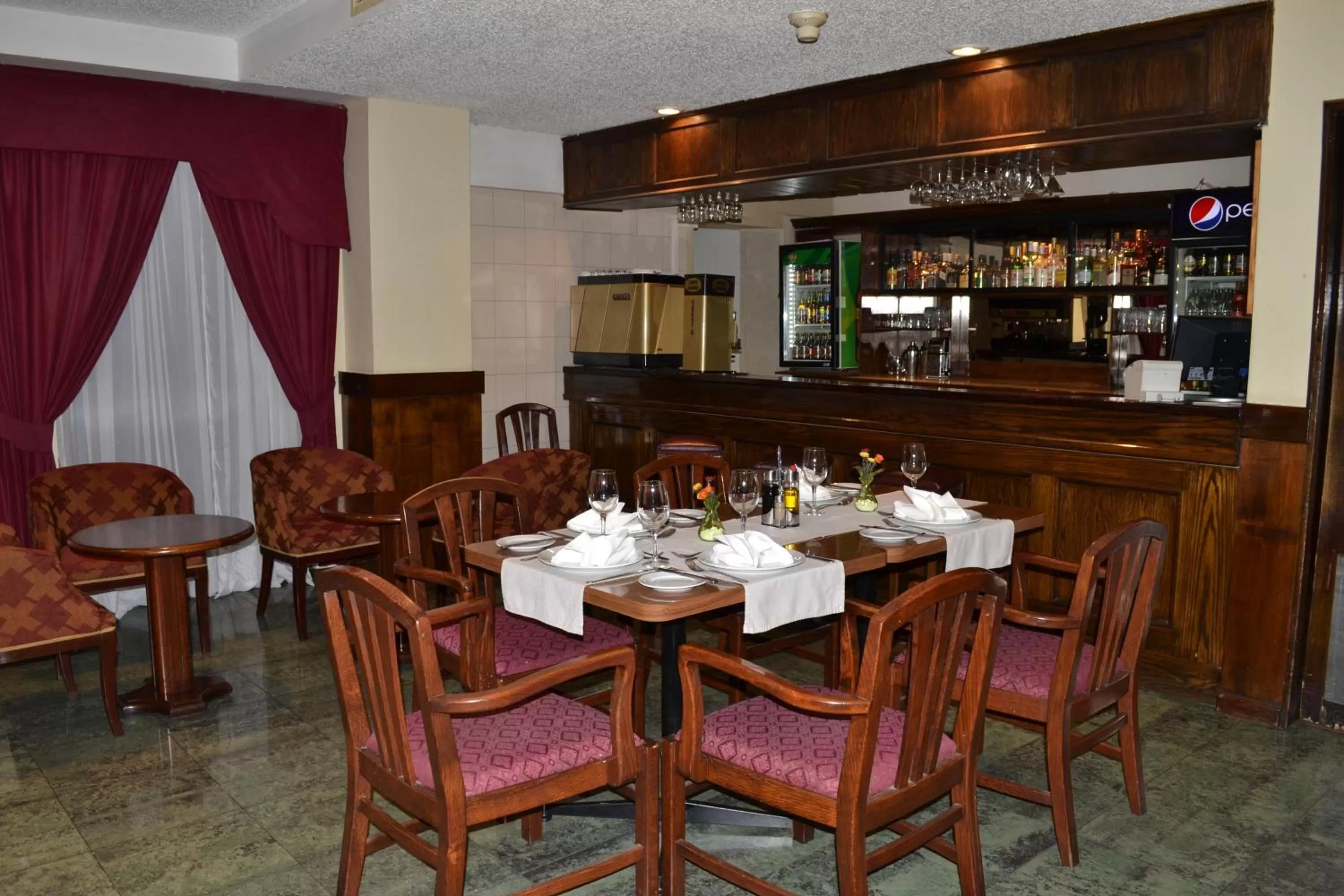 Restaurant/places to eat in Hotel Diego de Almagro Los Angeles