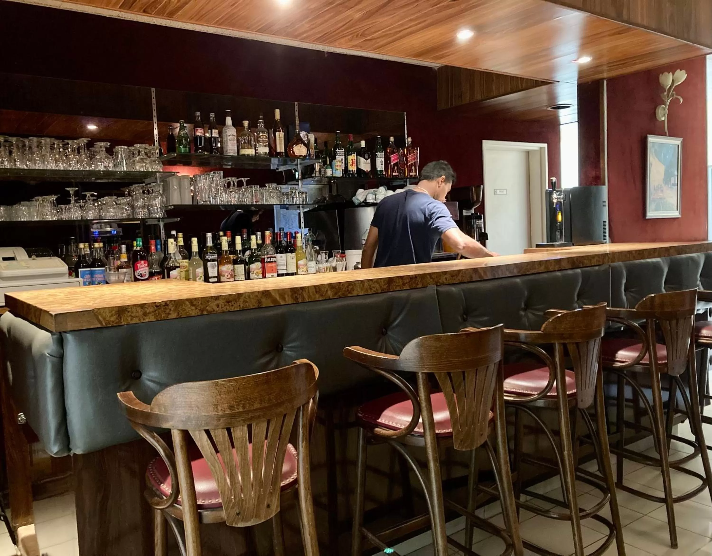 Restaurant/places to eat in Hôtel De Champagne