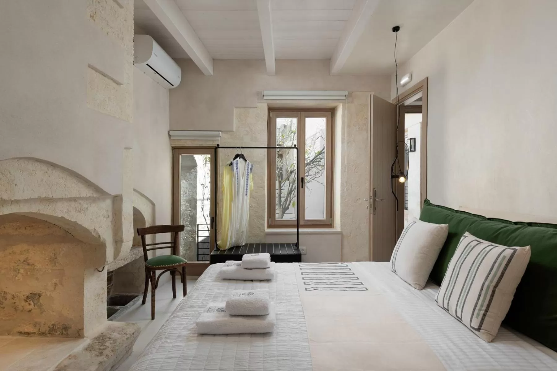 Bed in Sutor Chic Manor hotel