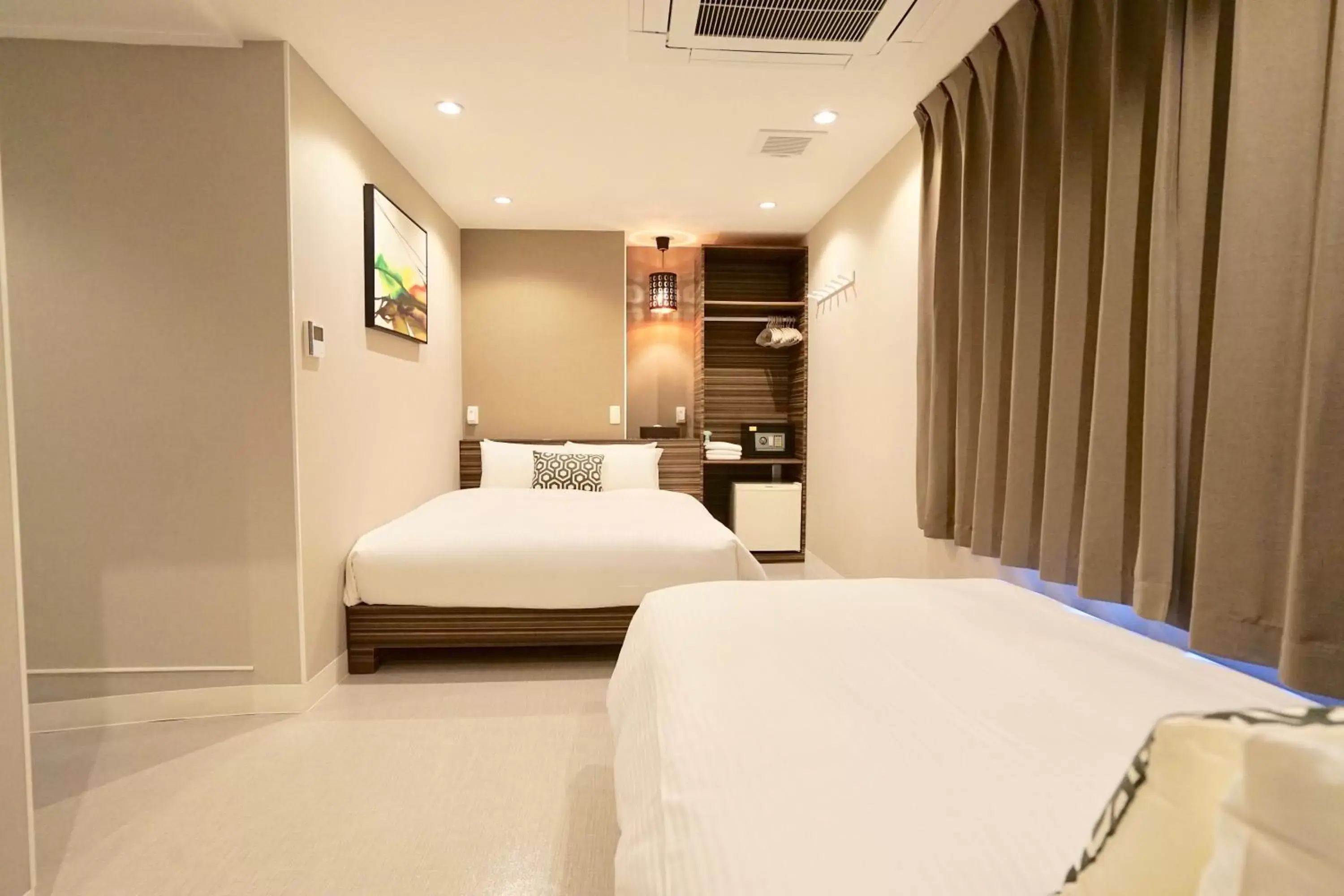 Standard Twin Room - Main Building in Hotel 88 Shinsaibashi Standard Twin Room - Main Building in Hotel 88 Shinsaibashi