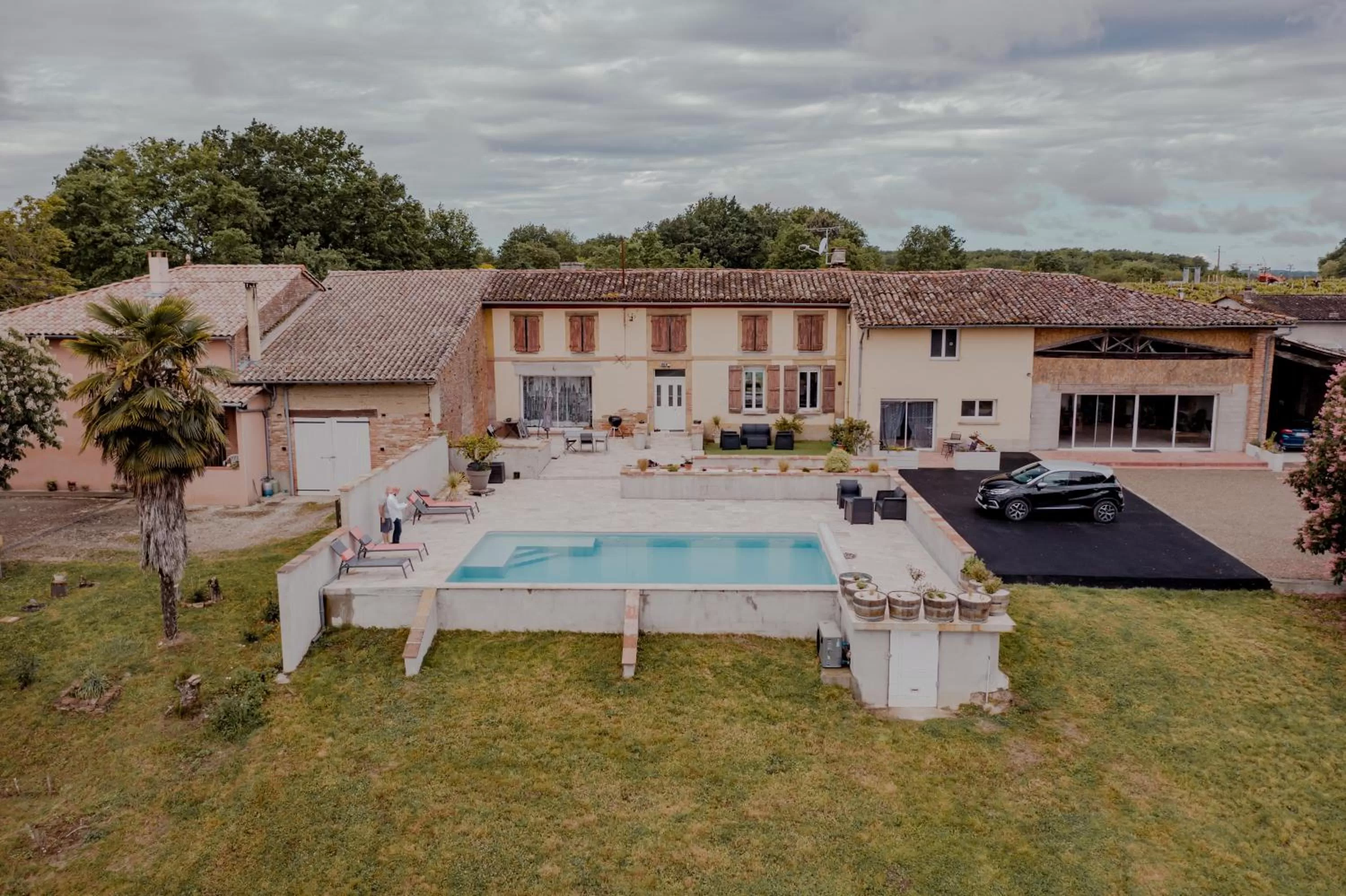 Pool view in domaine de codeval