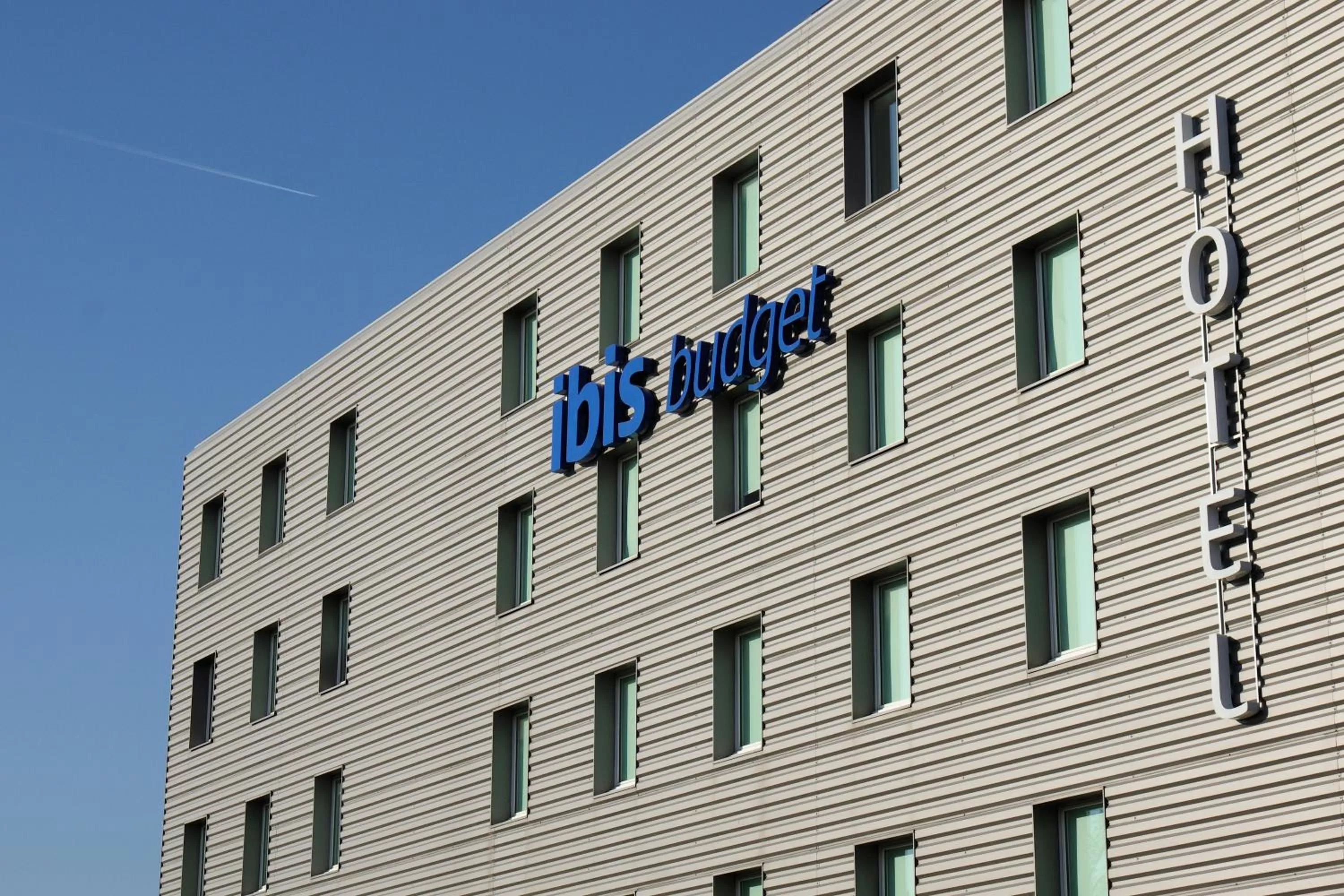 Facade/entrance in ibis budget Lyon Gerland