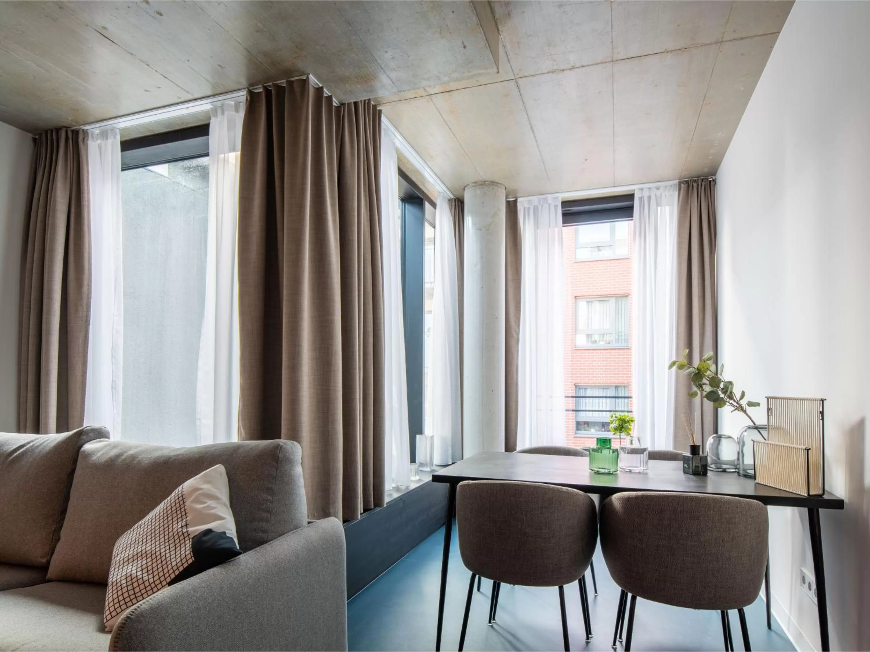 Seating area in Limehome Erfurt Maximilian Welsch Str