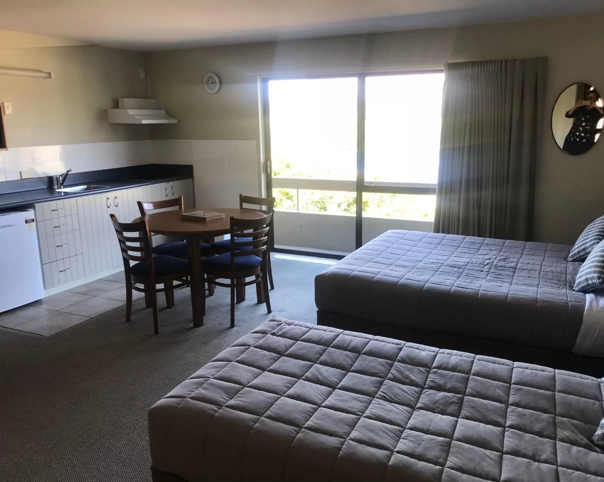 Photo of the whole room, Bed in Earnslaw Lodge