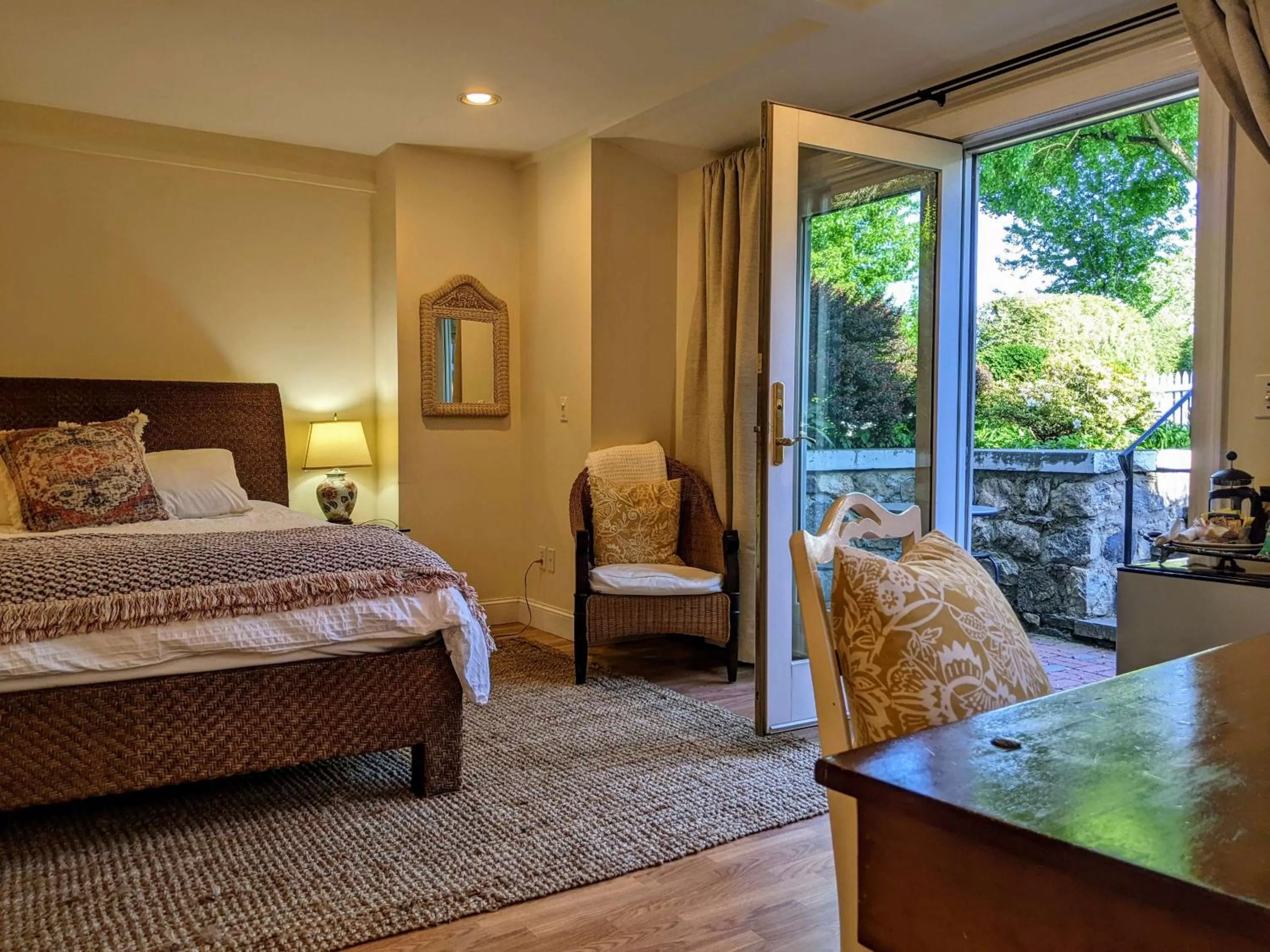 Bed in Stanton House Inn