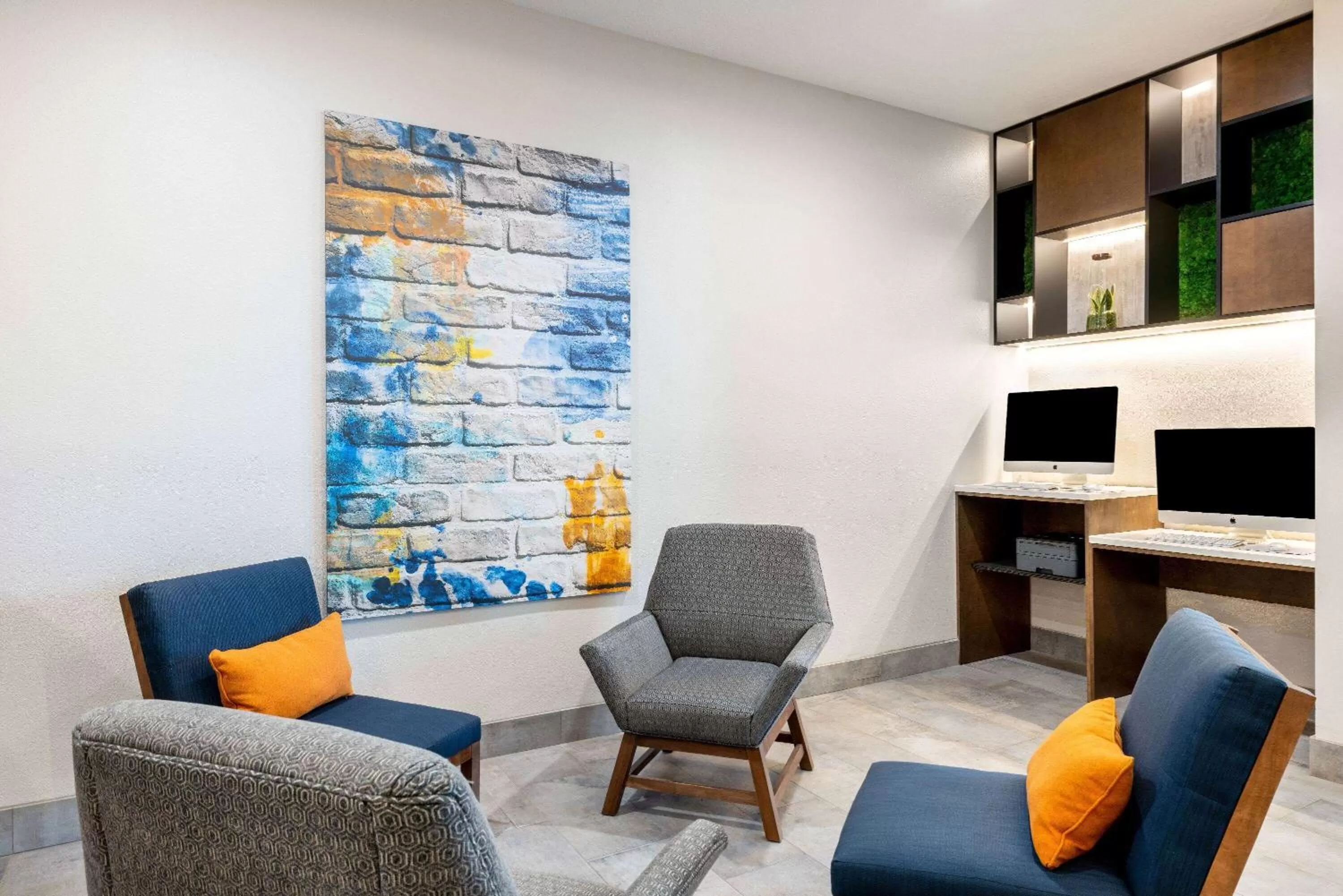 Food and drinks in La Quinta by Wyndham St. George