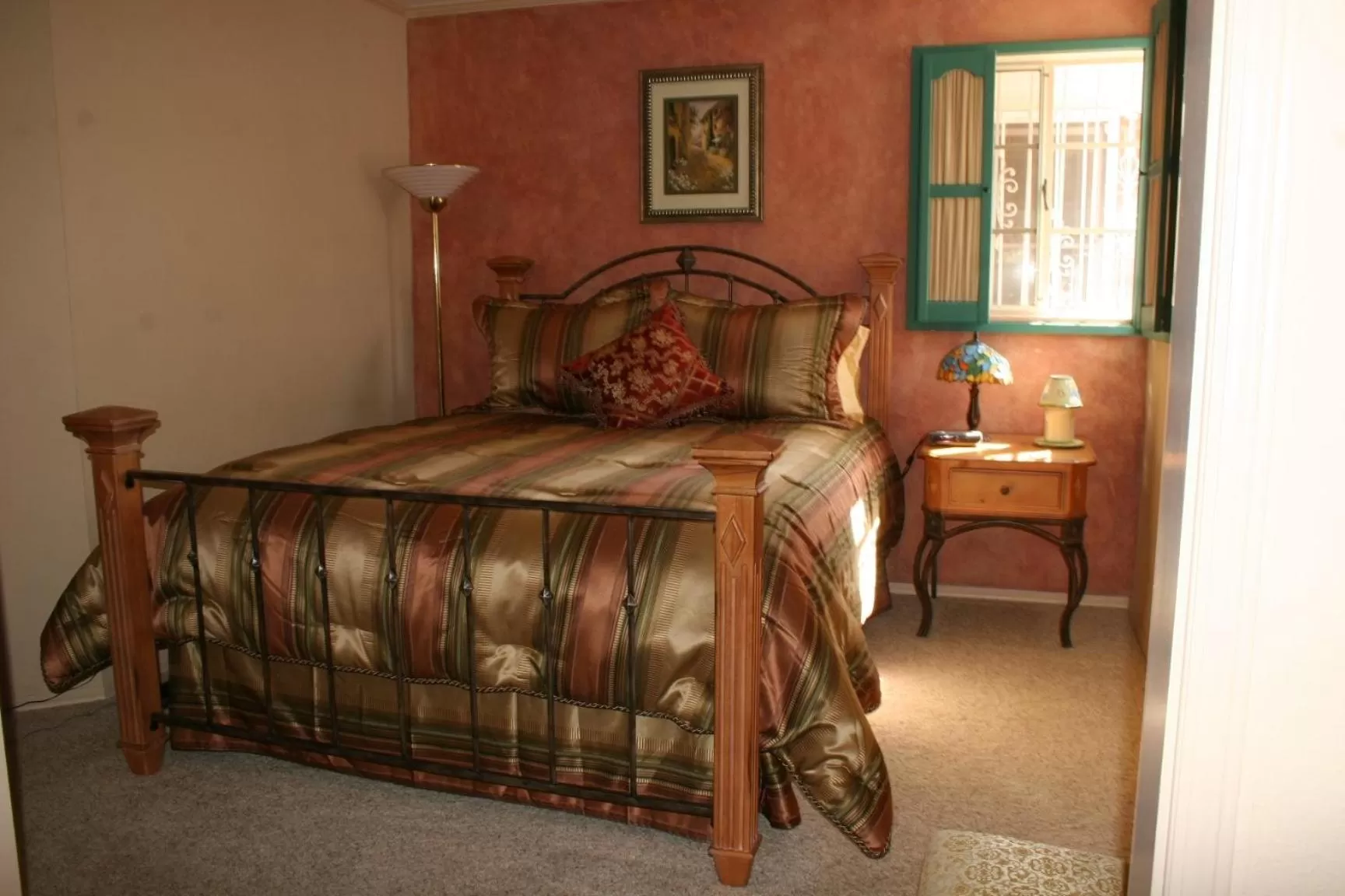 Bed in Mon Ami Bed and Breakfast