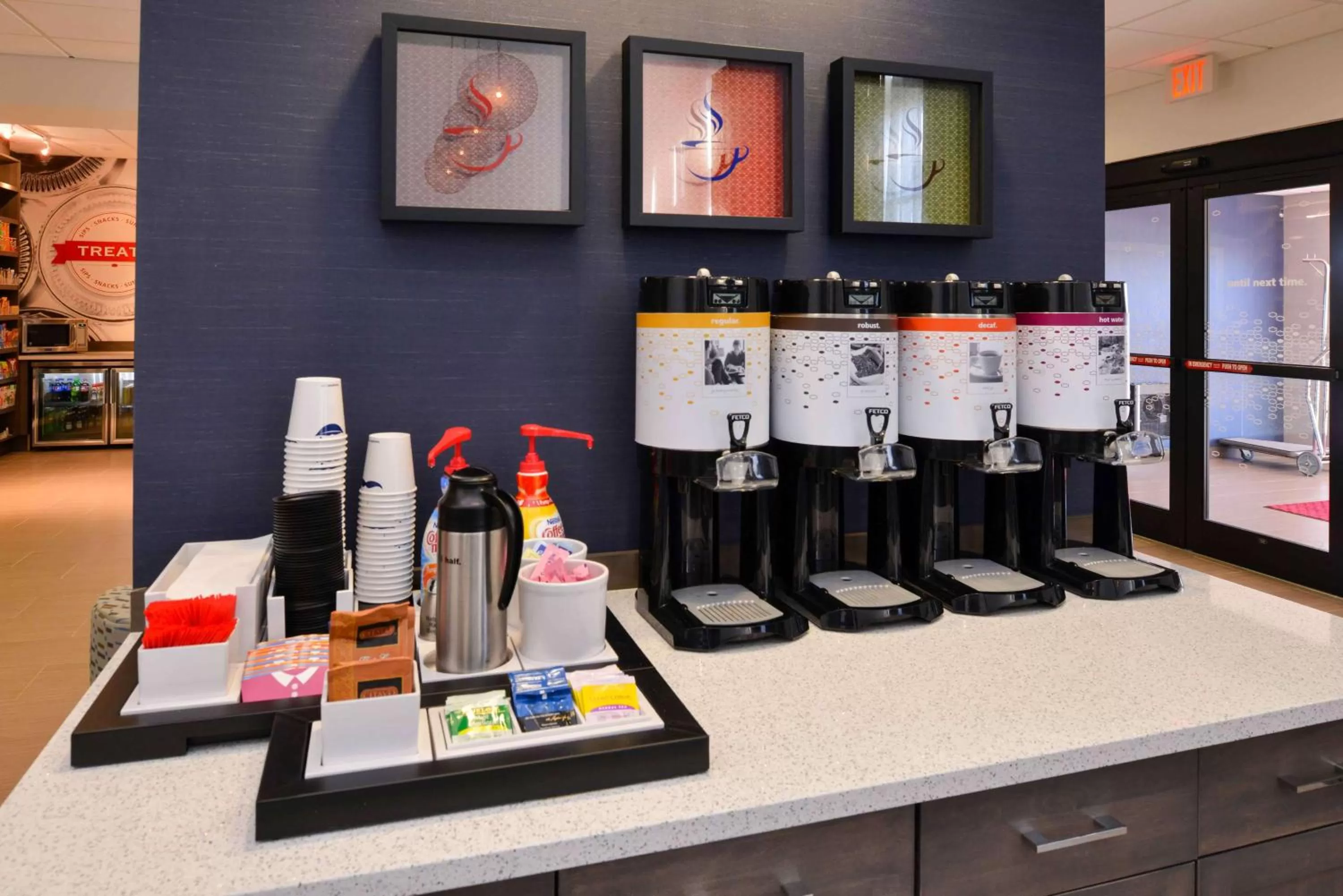 Dining area in Hampton Inn & Suites Albany-East Greenbush, NY