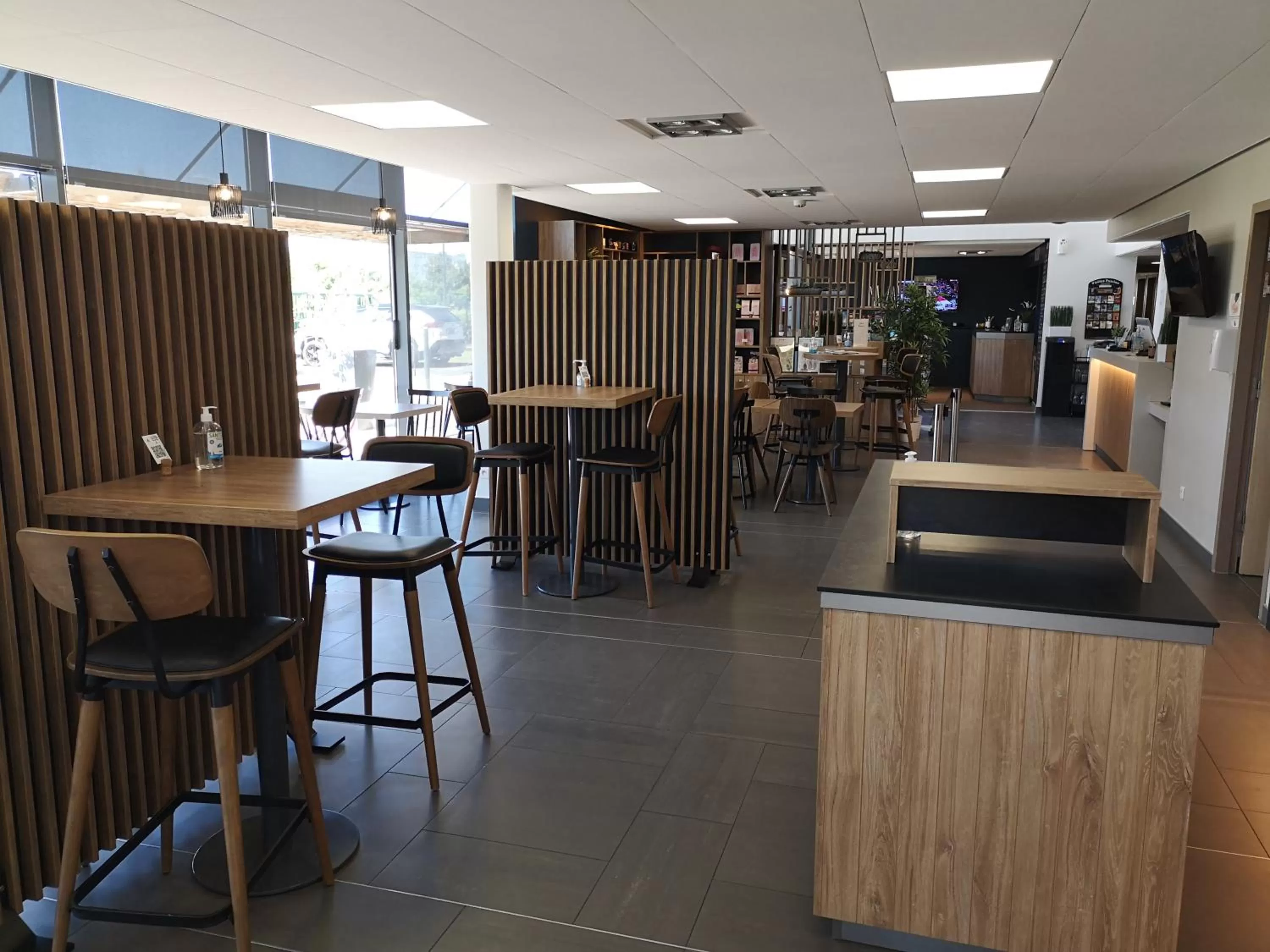 Restaurant/places to eat in Hôtel Akena Reims Bezannes