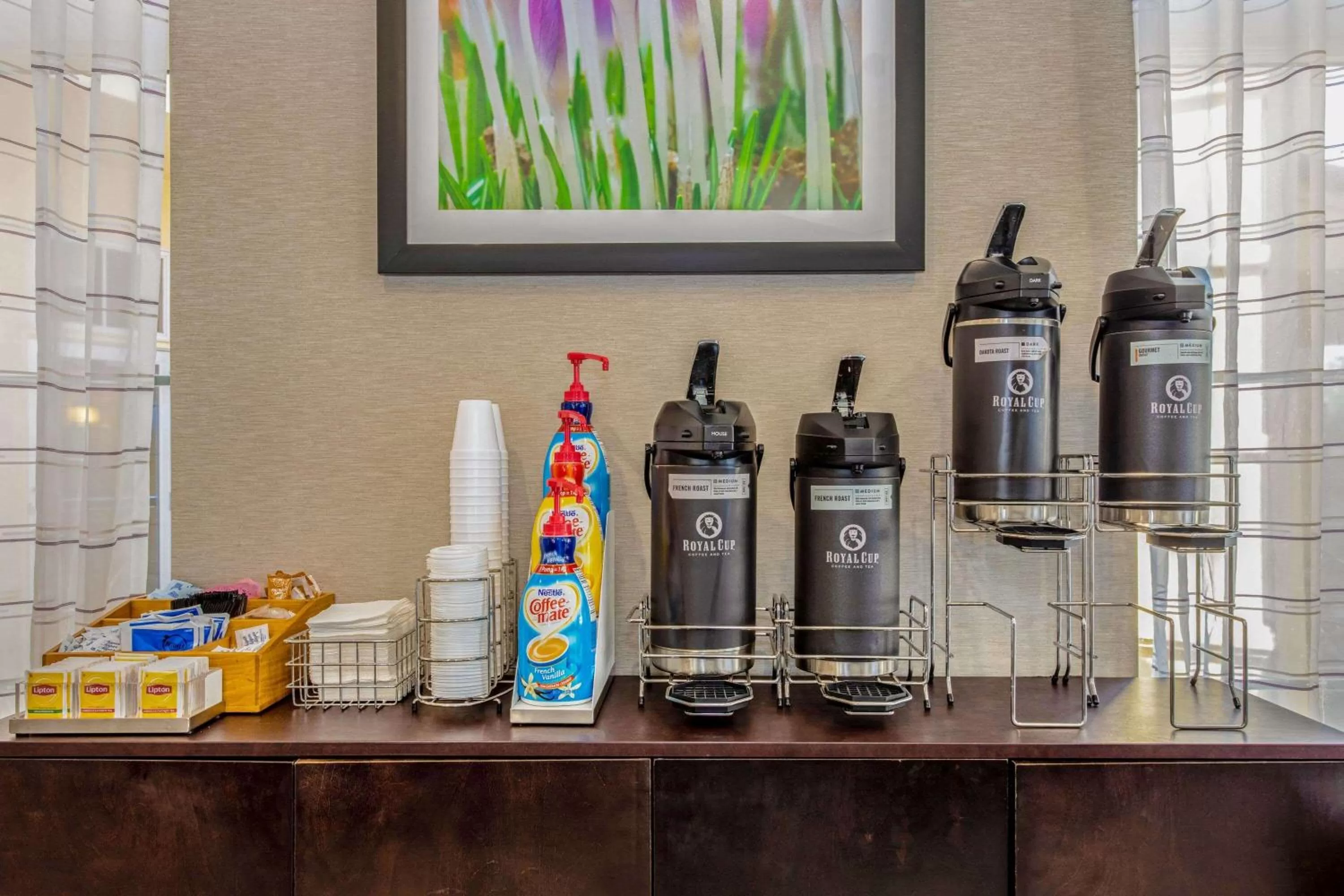 Lobby or reception in La Quinta by Wyndham Orlando Airport North - Free Airport Shuttle!