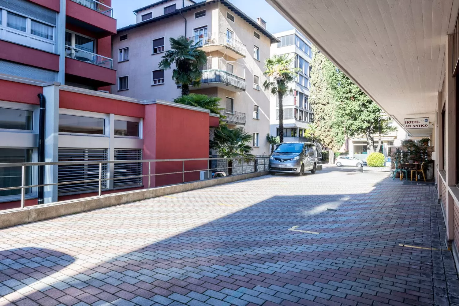 Parking in Hotel Atlantico self check-in