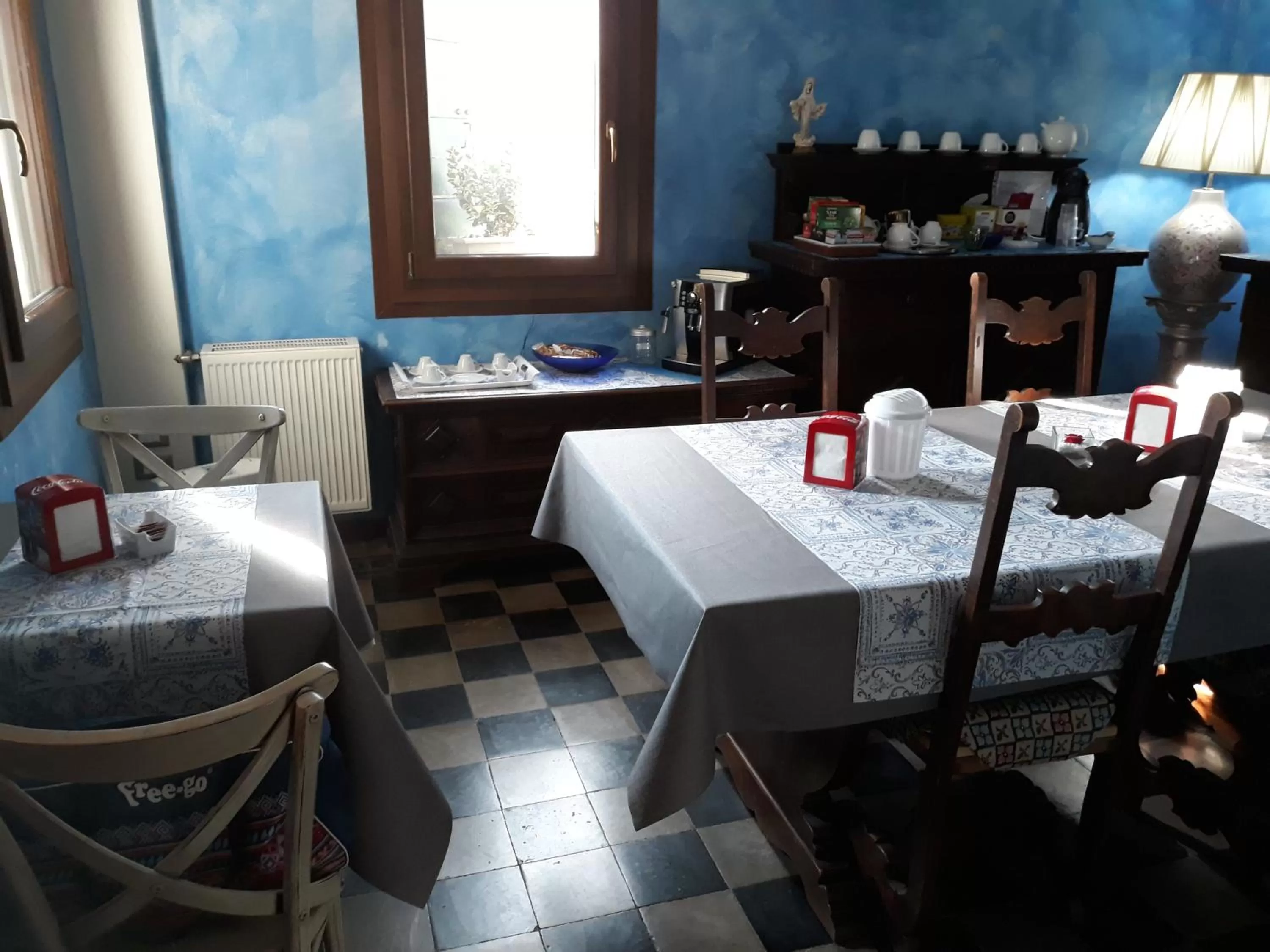 Communal lounge/ TV room in AGRITURISMO Barone Rosso