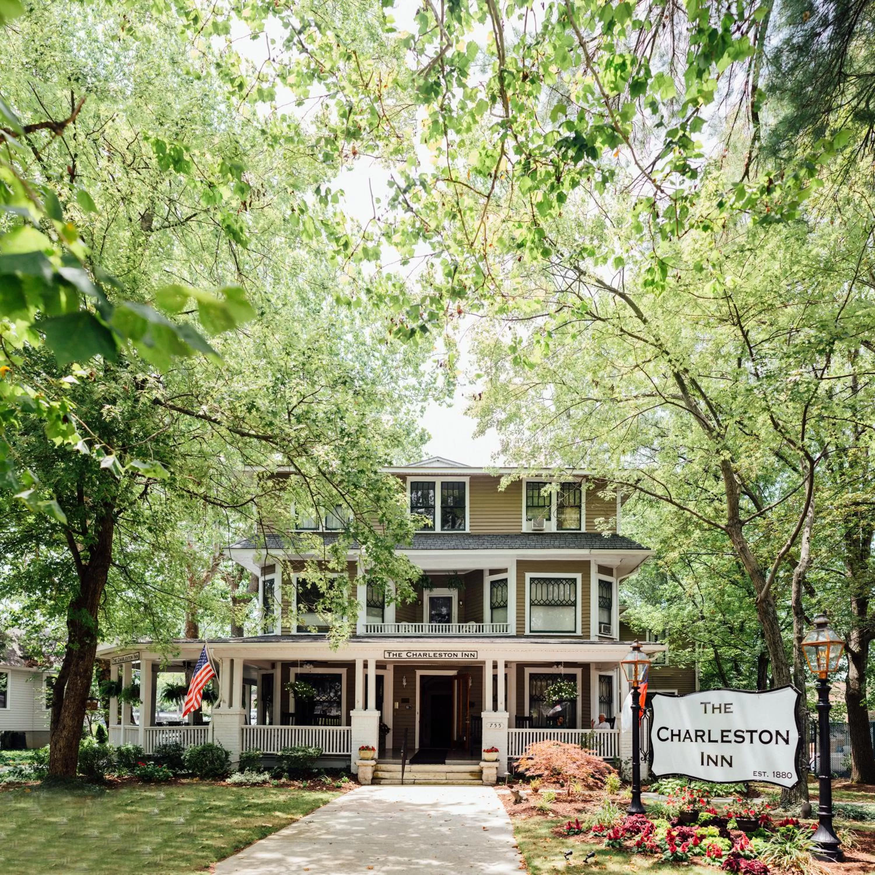 Facade/entrance, Property Building in The Charleston Inn