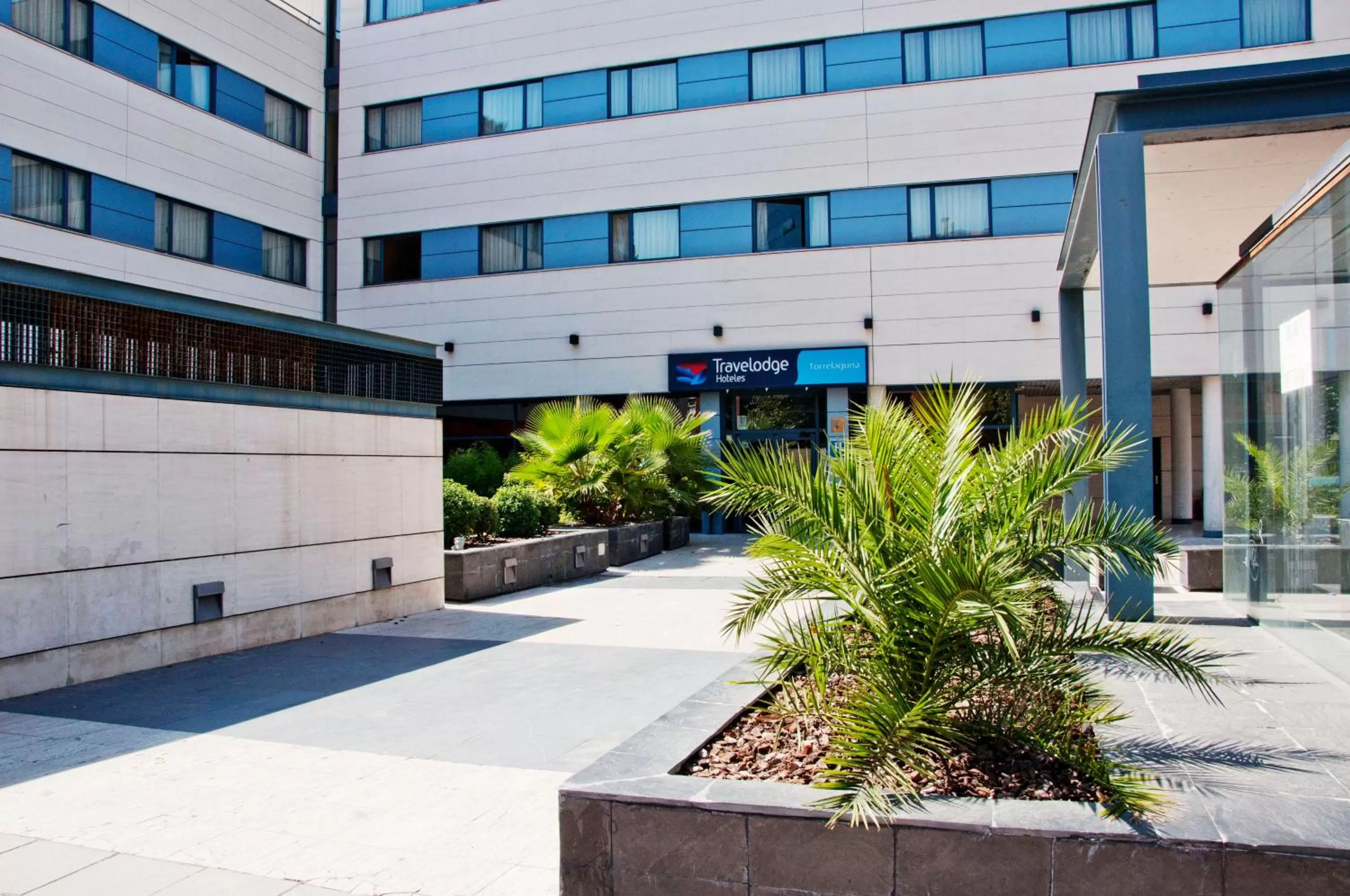 Facade/entrance in Travelodge Torrelaguna