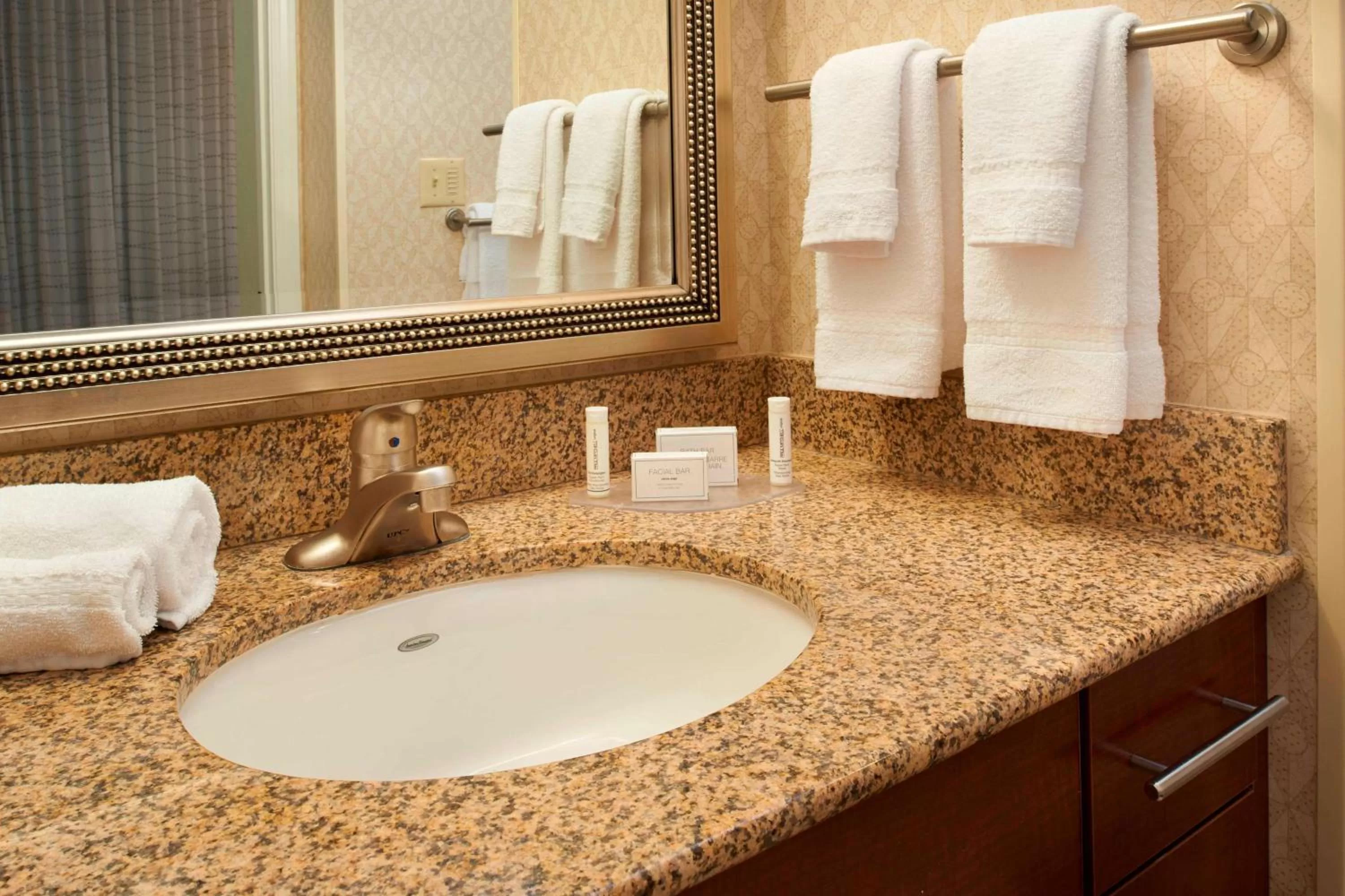 Bathroom in Sonesta ES Suites Detroit Warren