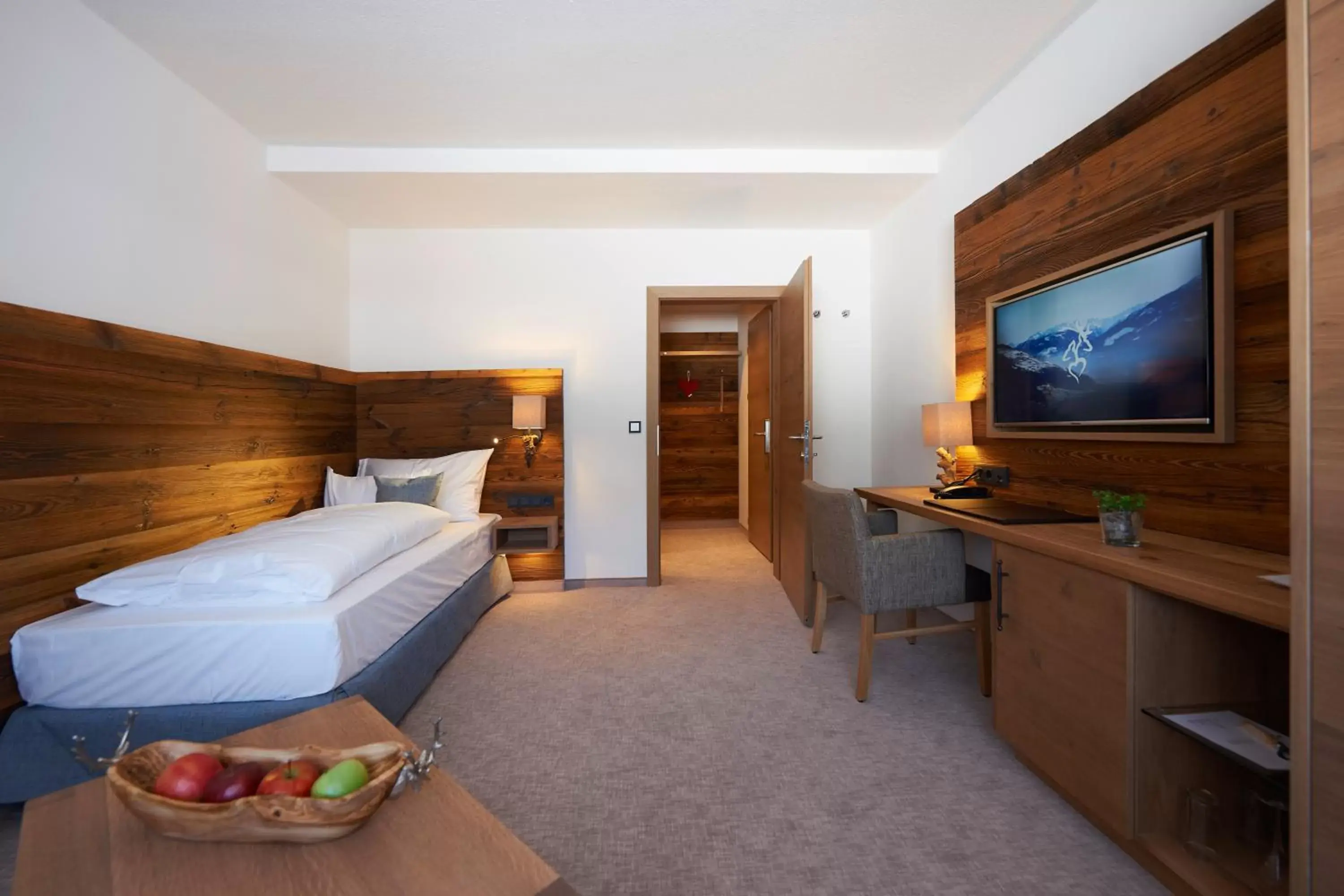 Single Room with Private Bathroom in Boutique Hotel Herzhof - Garni-Appartements - Adults Only Single Room with Private Bathroom in Boutique Hotel Herzhof - Garni-Appartements - Adults Only