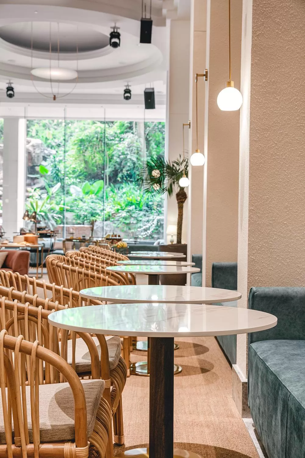 Restaurant/places to eat in Furama RiverFront