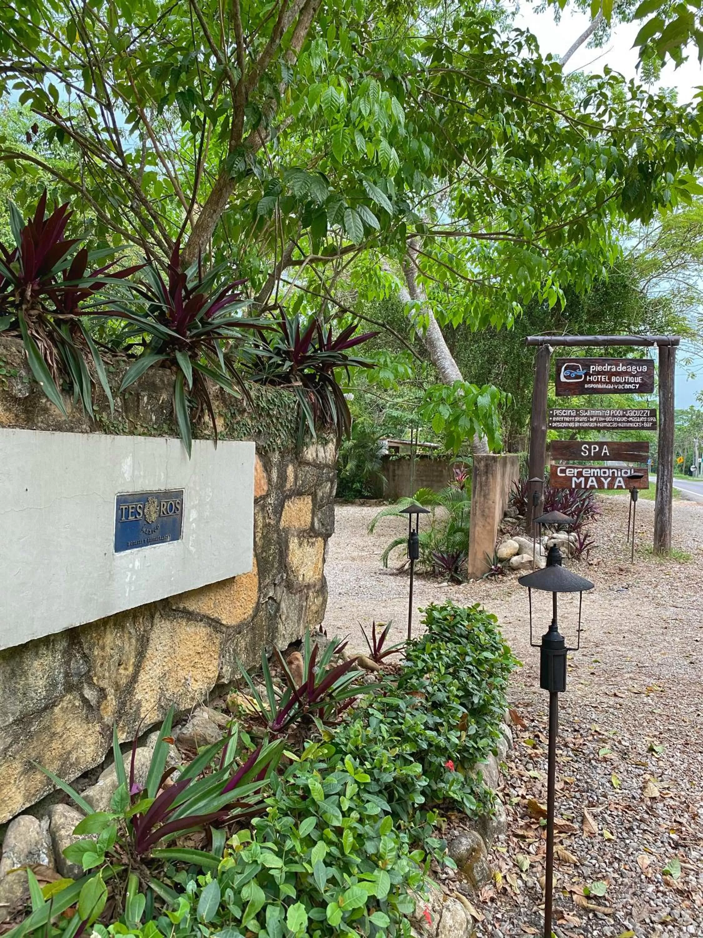 Facade/entrance in Piedra de Agua Palenque