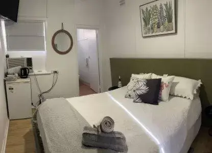 Budget Double Room in The Oasis Tamworth Budget Double Room in The Oasis Tamworth