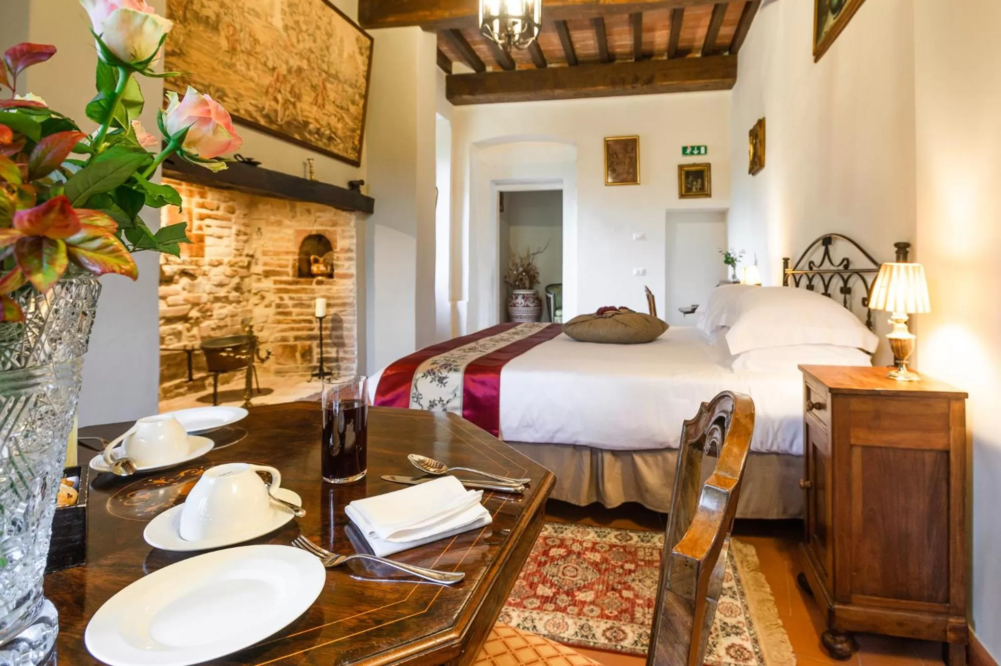 Photo of the whole room, Bed in Borgo Petroro