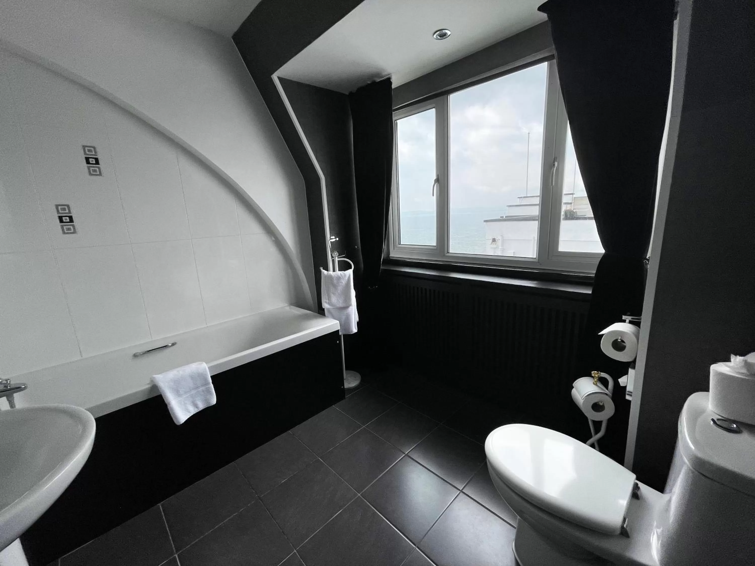Bathroom in Suncliff Hotel - OCEANA COLLECTION
