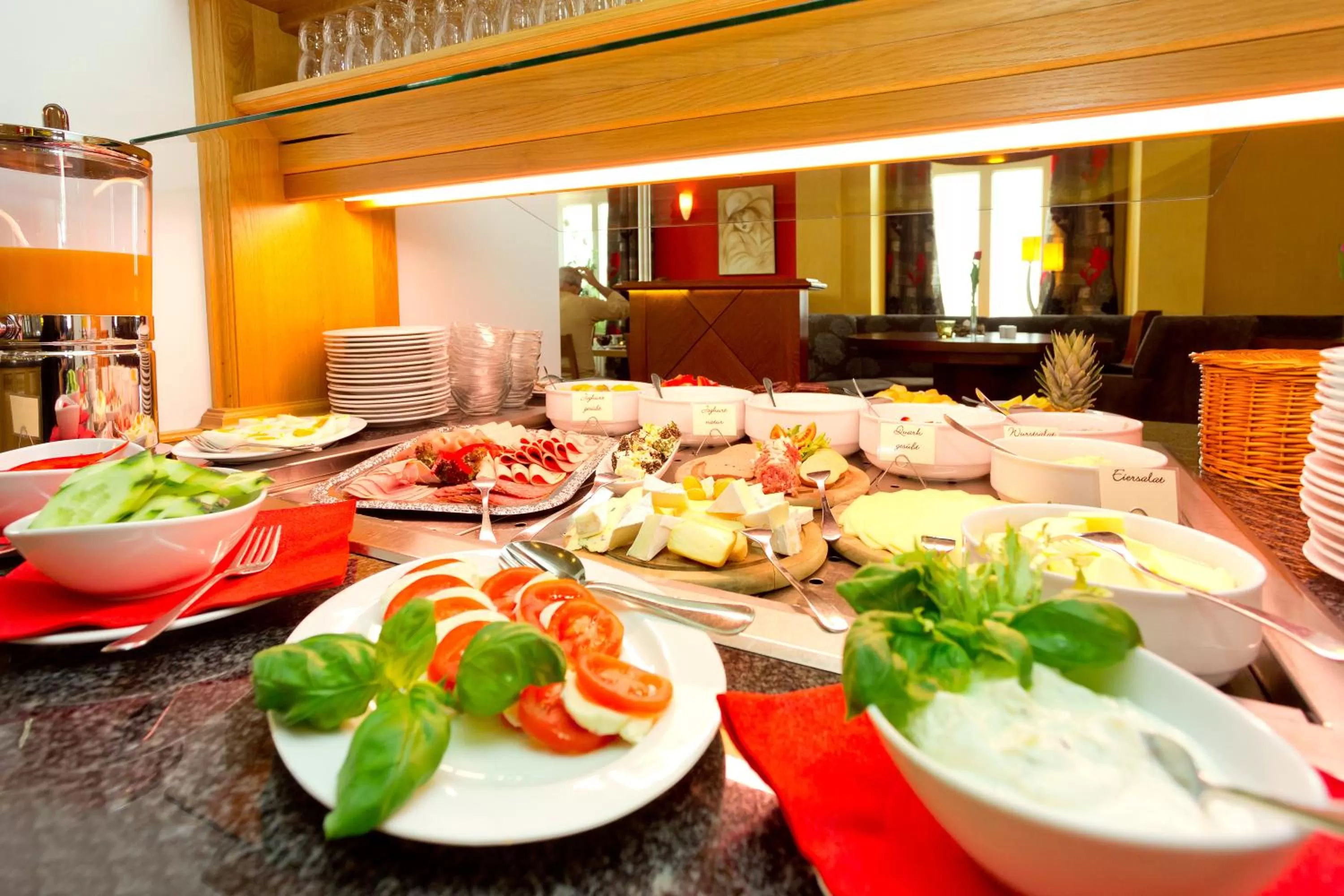 Restaurant/places to eat in Hotel Villa Neander