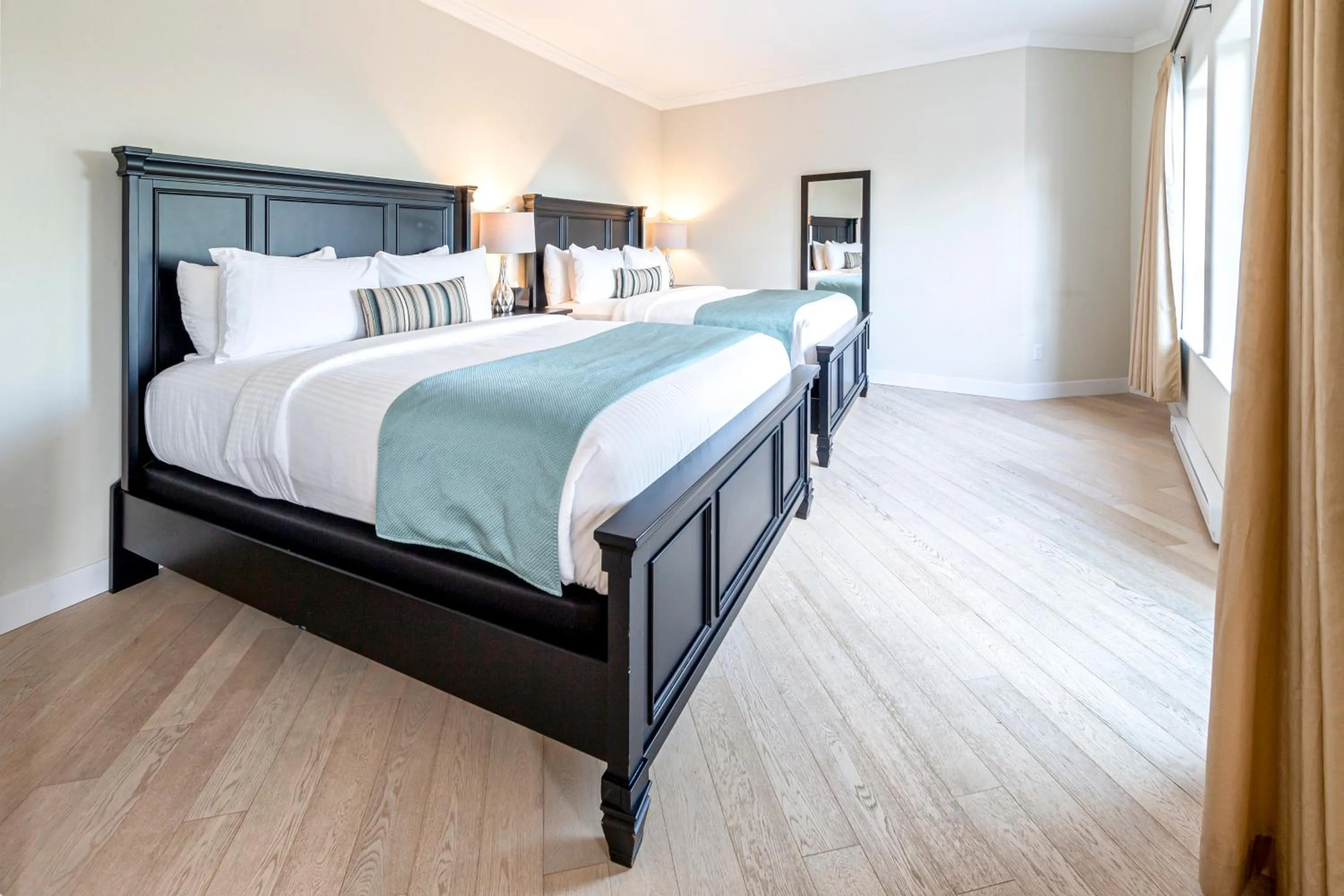 Bed in Villa Eyrie Resort