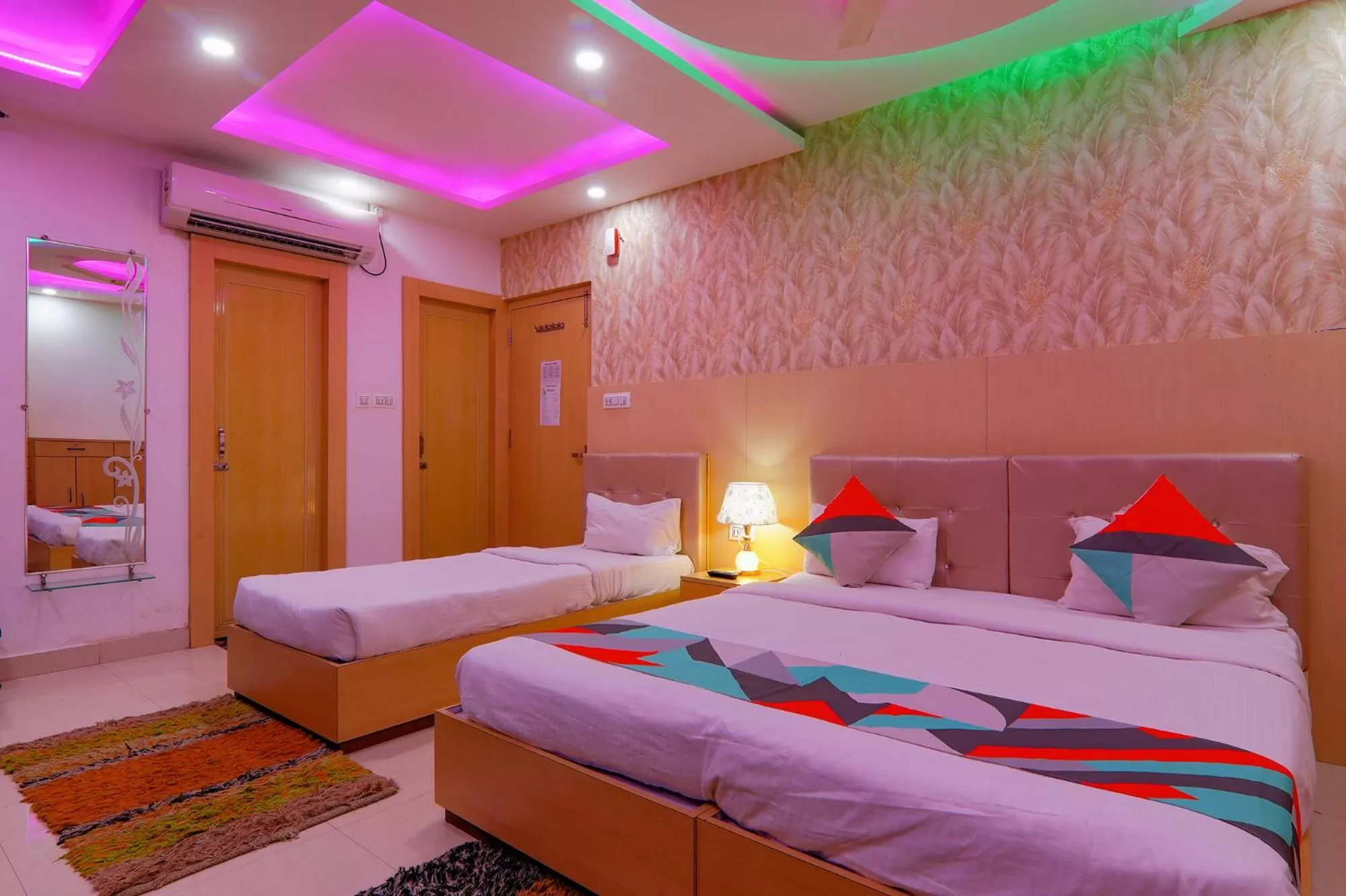 Bed in Via Moti Mahal - Sarnath museum